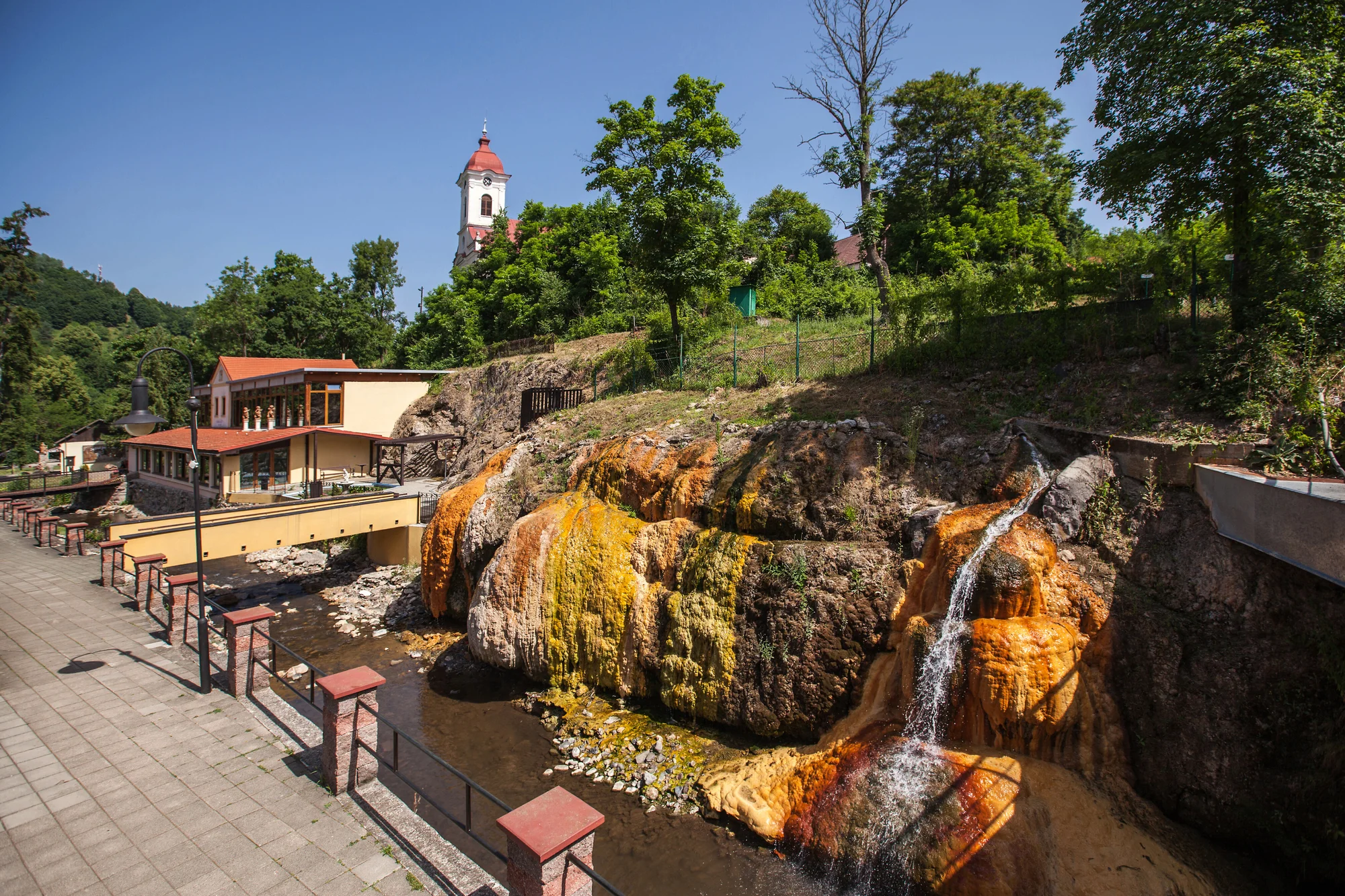 Fantastický odpočinek v lázních Sklené Teplice: ubytování se stravou a lázeňskými procedurami