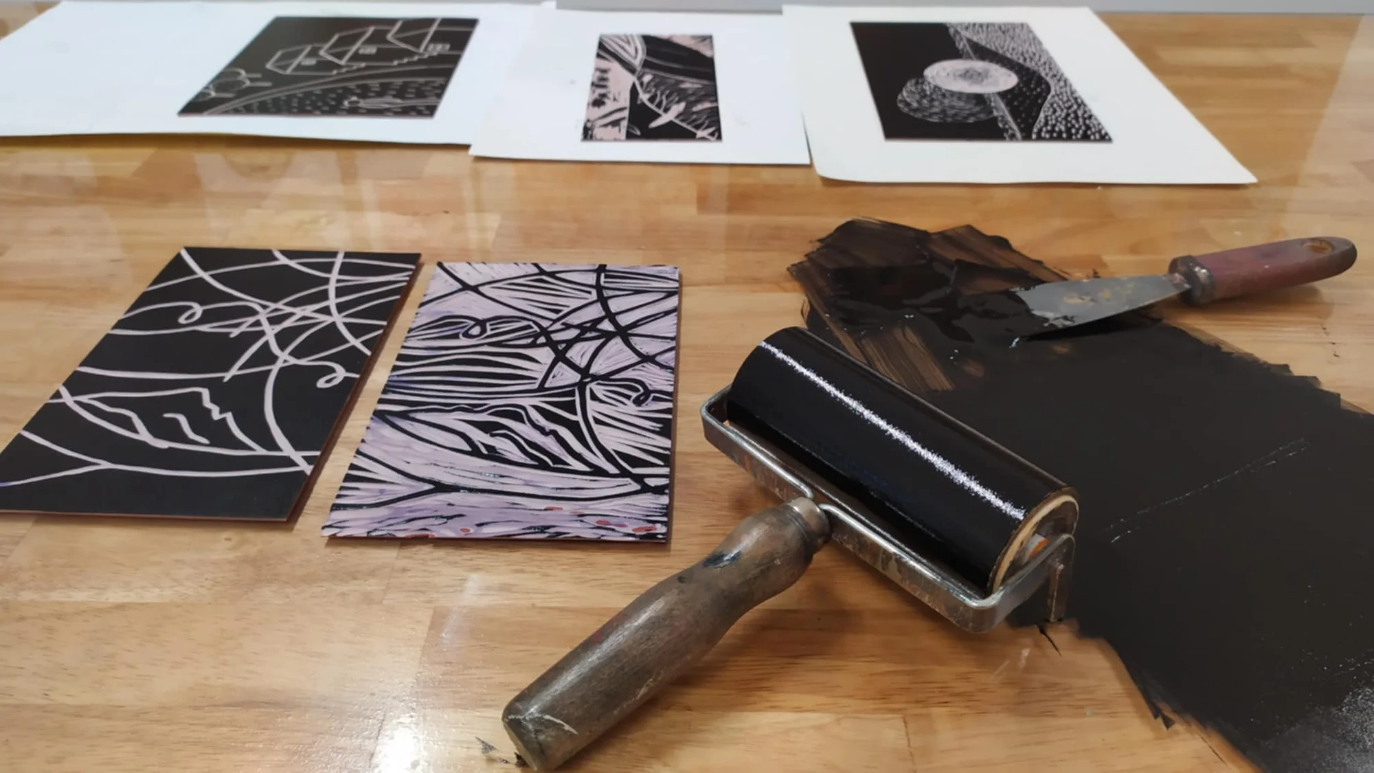 Semestrální kurz umělecké grafiky: 9 lekcí pro dospělé vč. pomůcek a závěrečné výstavy