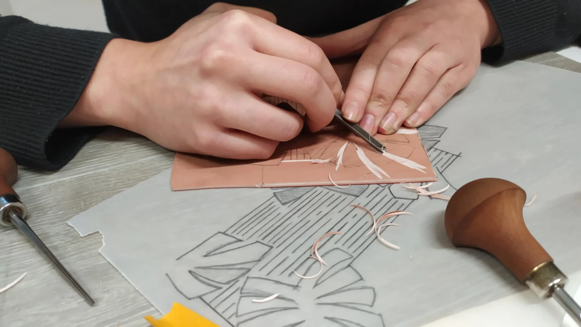 Semestrální kurz umělecké grafiky: 9 lekcí pro dospělé vč. pomůcek a závěrečné výstavy