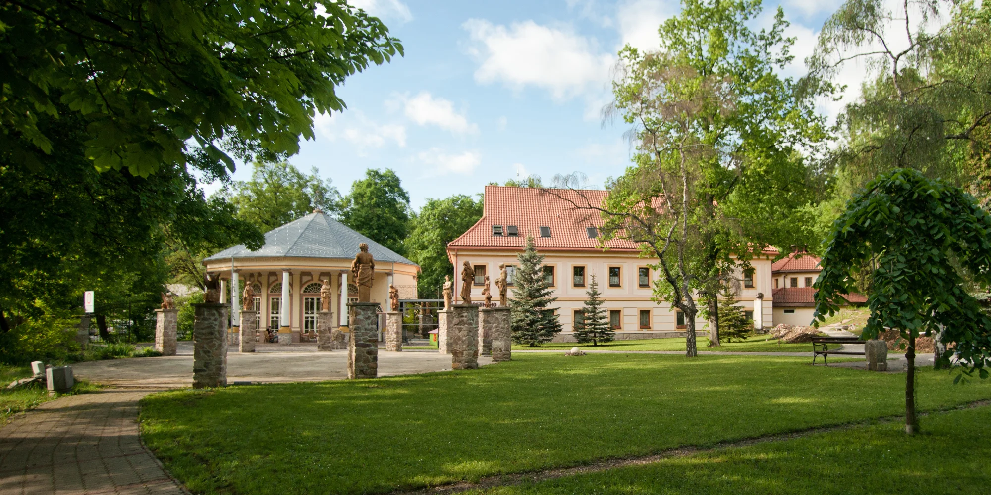 Fantastický odpočinek v lázních Sklené Teplice: ubytování se stravou a lázeňskými procedurami