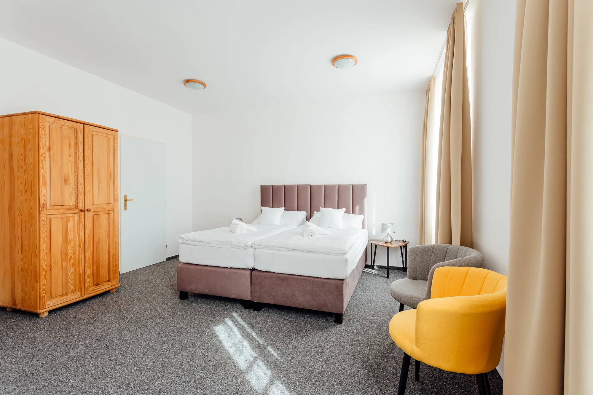 Elegantní nově zrekonstruované pokoje a apartmány v klidné části centra Banské Štiavnice