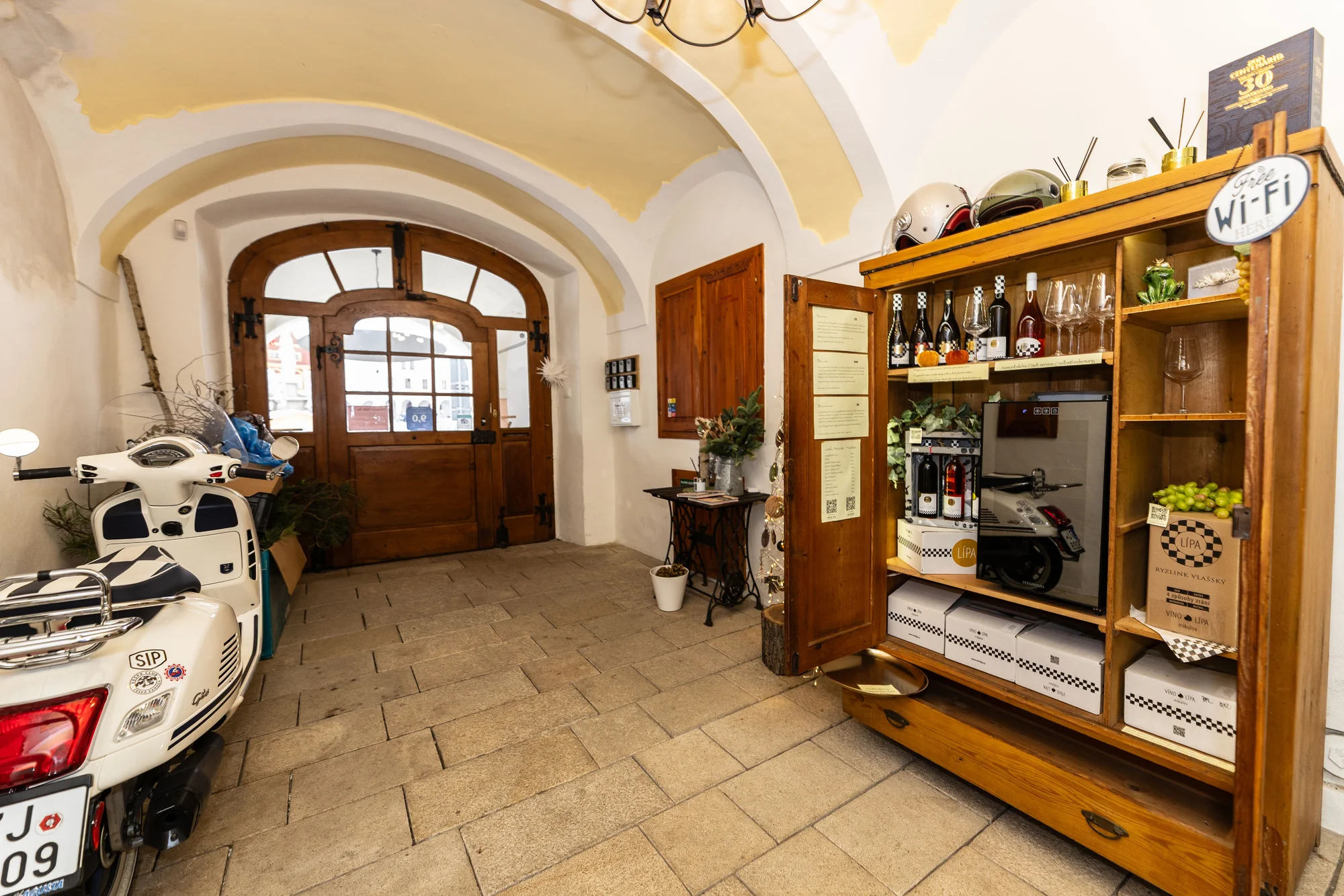 Romantický penzion v historickém centru Telče (UNESCO) se snídaní a lahví vína