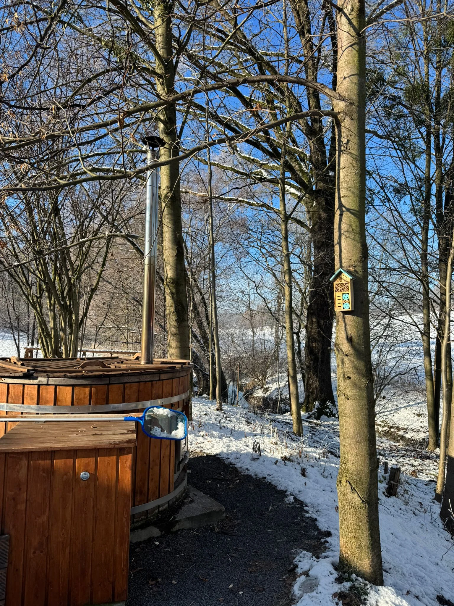 Relax v podhůří Beskyd: pobyt v moderní jurtě s privátní saunou a snídaní až pro 4 osoby