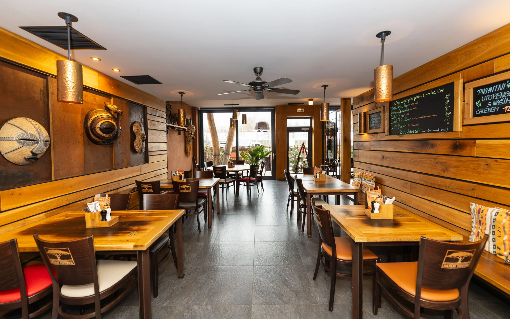 Afrika ve Dvoře Králové: 4* hotel v Safari Parku se snídaní a vstupem do safari