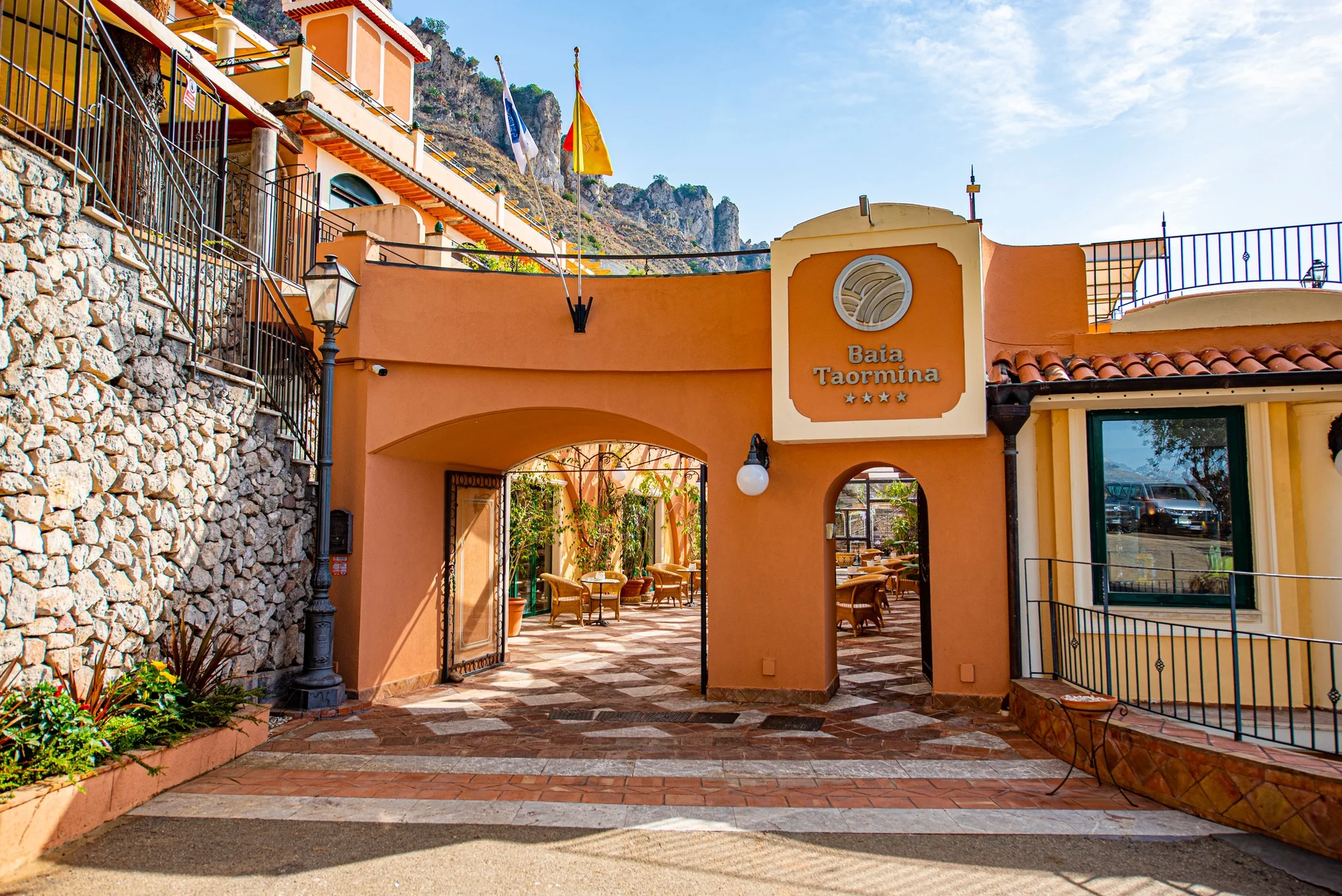 Dovolená na Sicílii: hotel se snídaní nebo polopenzí, bazény, soukromá pláž