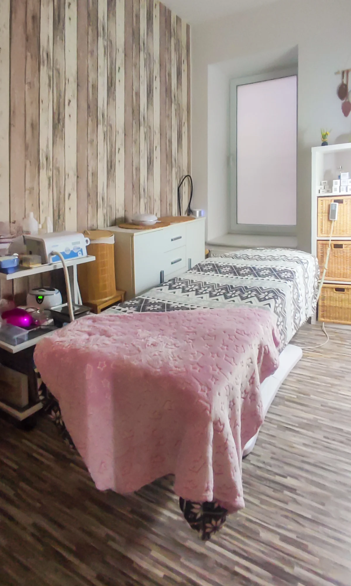 Dokonalé uvolnění: regenerační, relaxační a lávové masáže na 30-90 minut