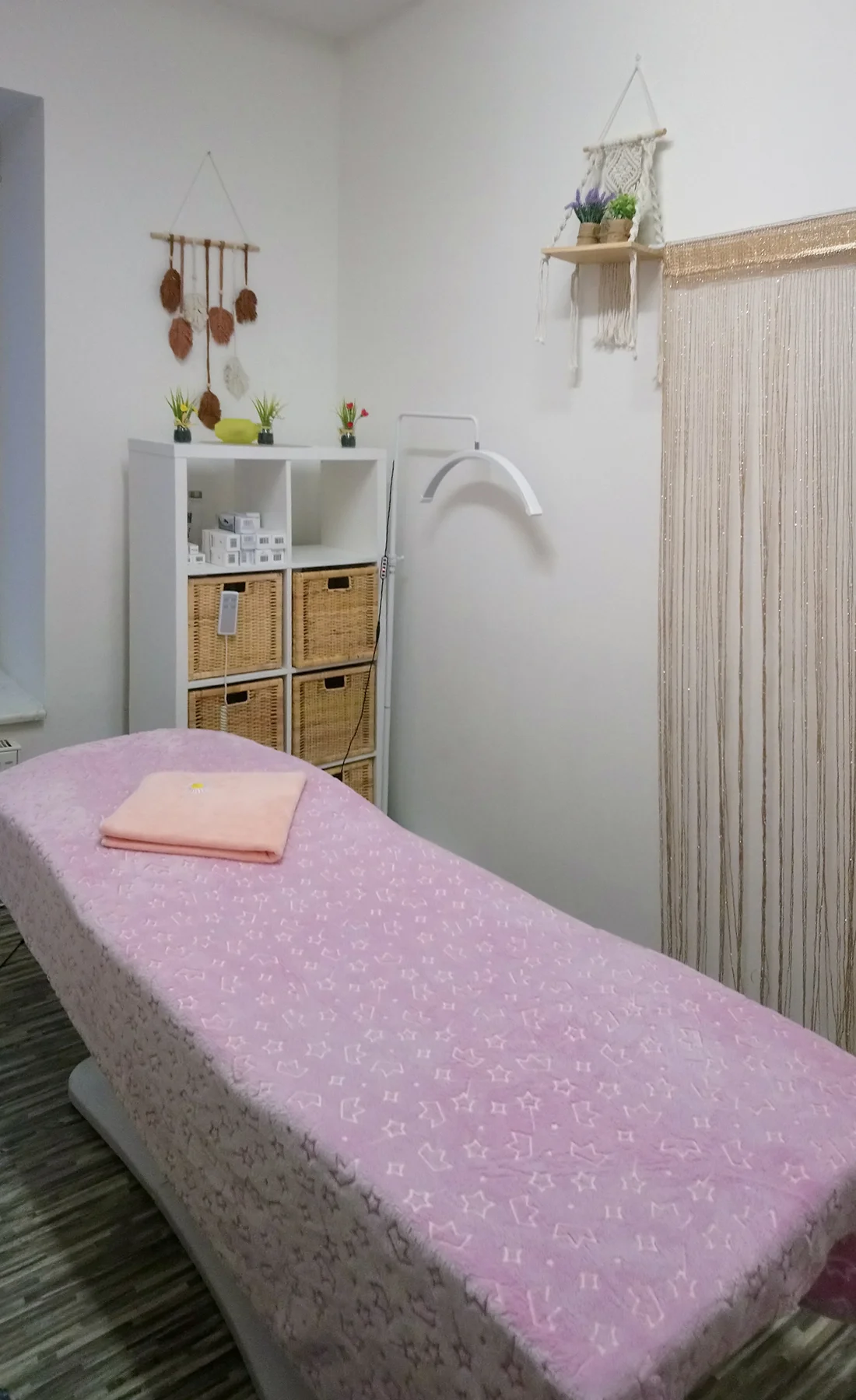 Dokonalé uvolnění: regenerační, relaxační a lávové masáže na 30-90 minut