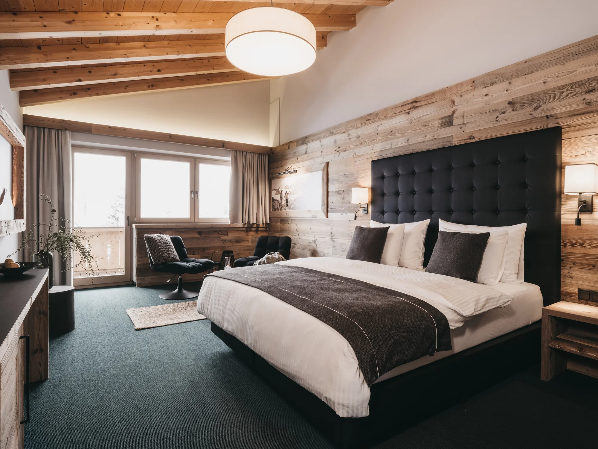 Dovolená v Zillertalu: hotel hned u sjezdovky, polopenze a neomezený relax v bazénech i saunách