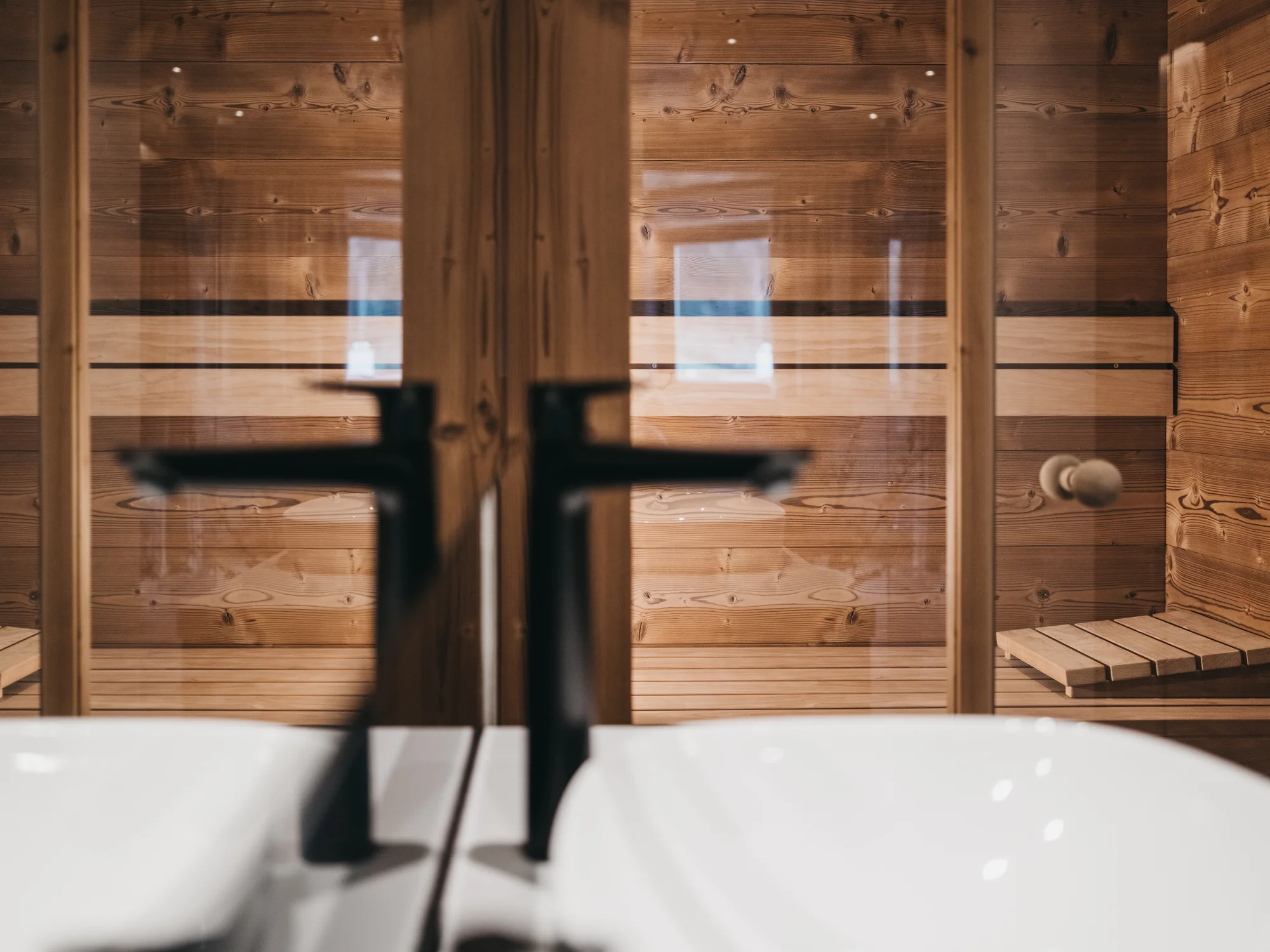 Dovolená v Zillertalu: hotel hned u sjezdovky, polopenze a neomezený relax v bazénech i saunách