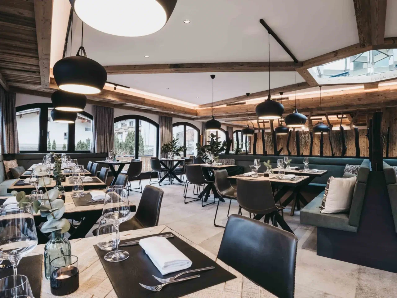 Dovolená v Zillertalu: hotel hned u sjezdovky, polopenze a neomezený relax v bazénech i saunách