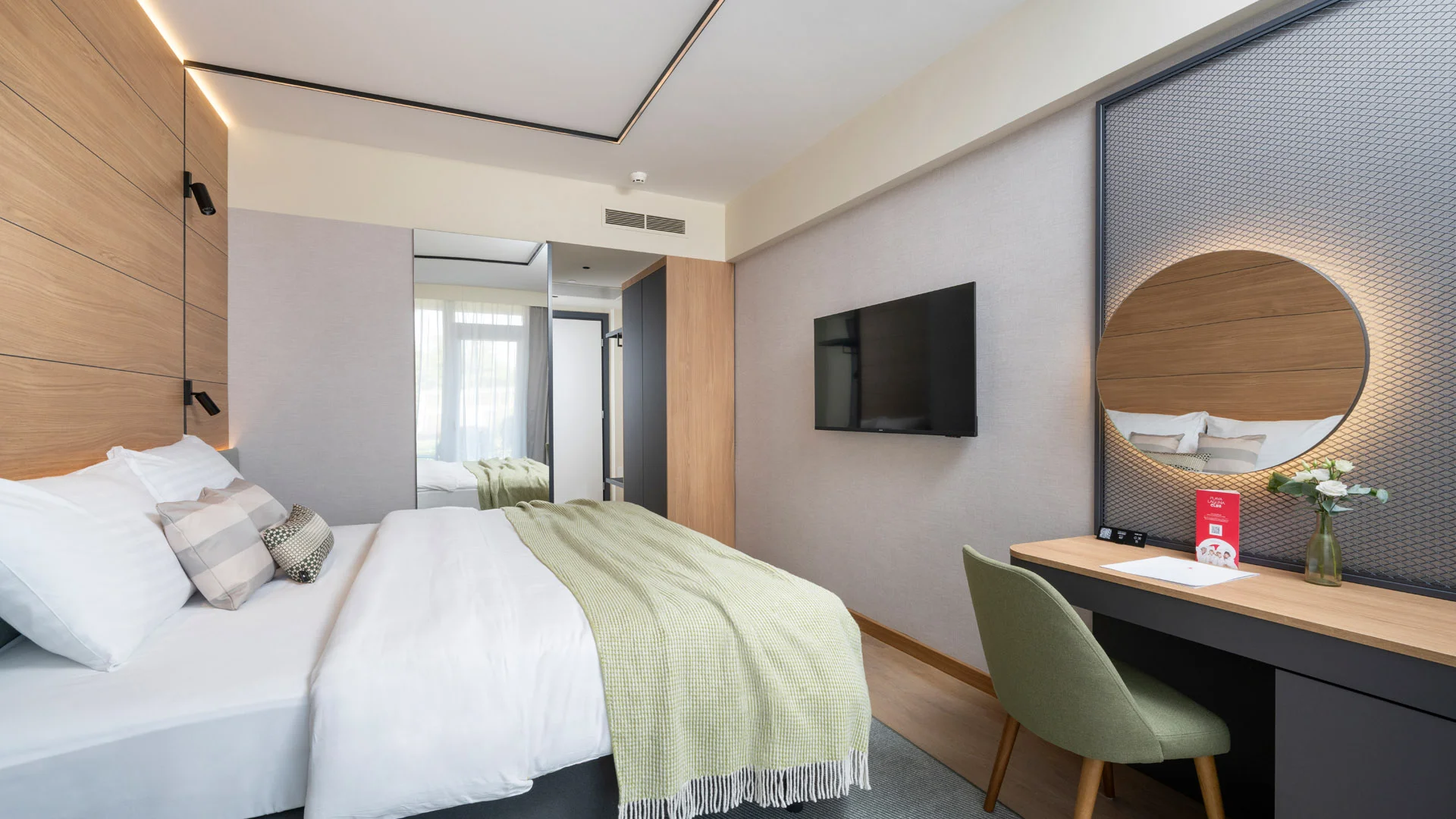 Nově zrekonstruovaný 4* hotel v Umagu přímo u moře: snídaně či polopenze a wellness