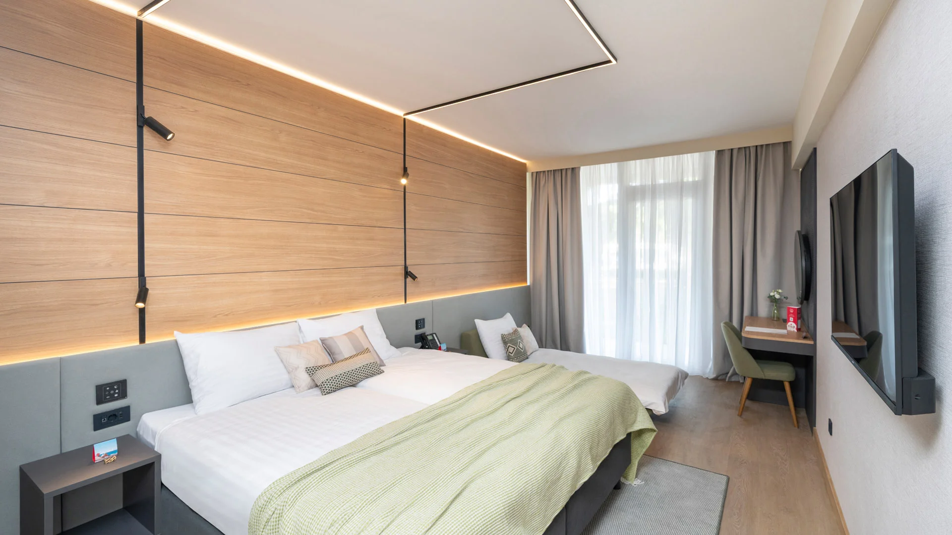 Nově zrekonstruovaný 4* hotel v Umagu přímo u moře: snídaně či polopenze a wellness