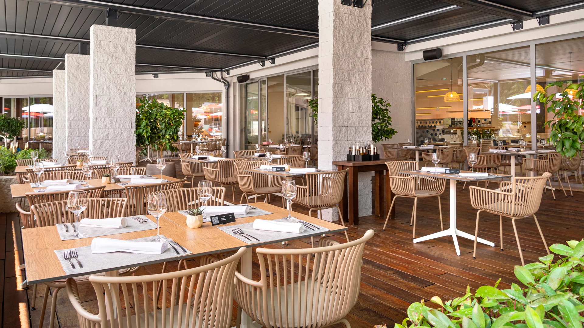 Nově zrekonstruovaný 4* hotel v Umagu přímo u moře: snídaně či polopenze a wellness