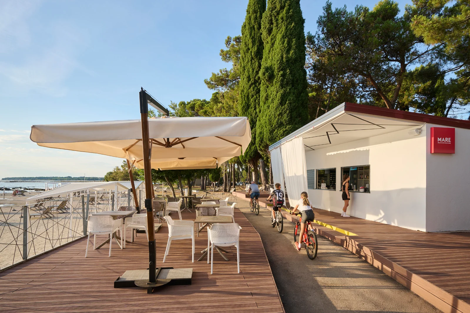 Nově zrekonstruovaný 4* hotel v Umagu přímo u moře: snídaně či polopenze a wellness