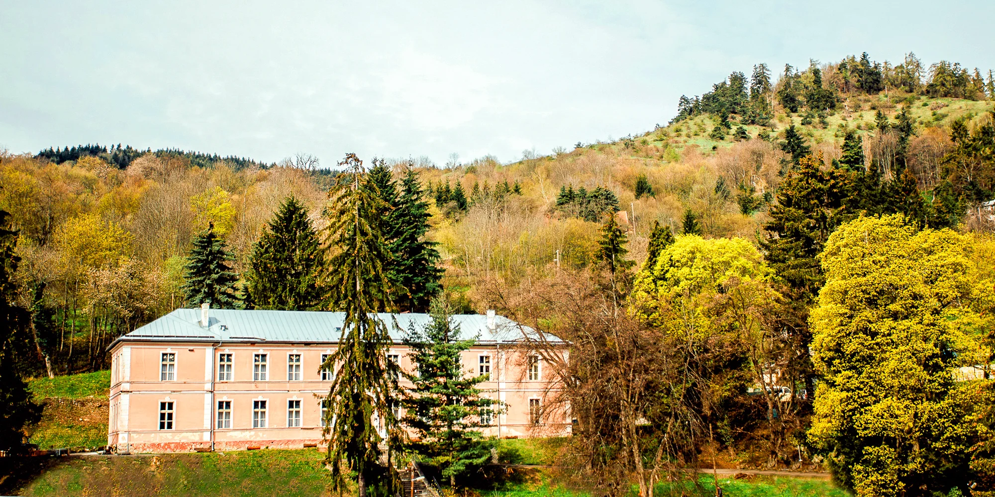 Elegantní nově zrekonstruované pokoje a apartmány v klidné části centra Banské Štiavnice