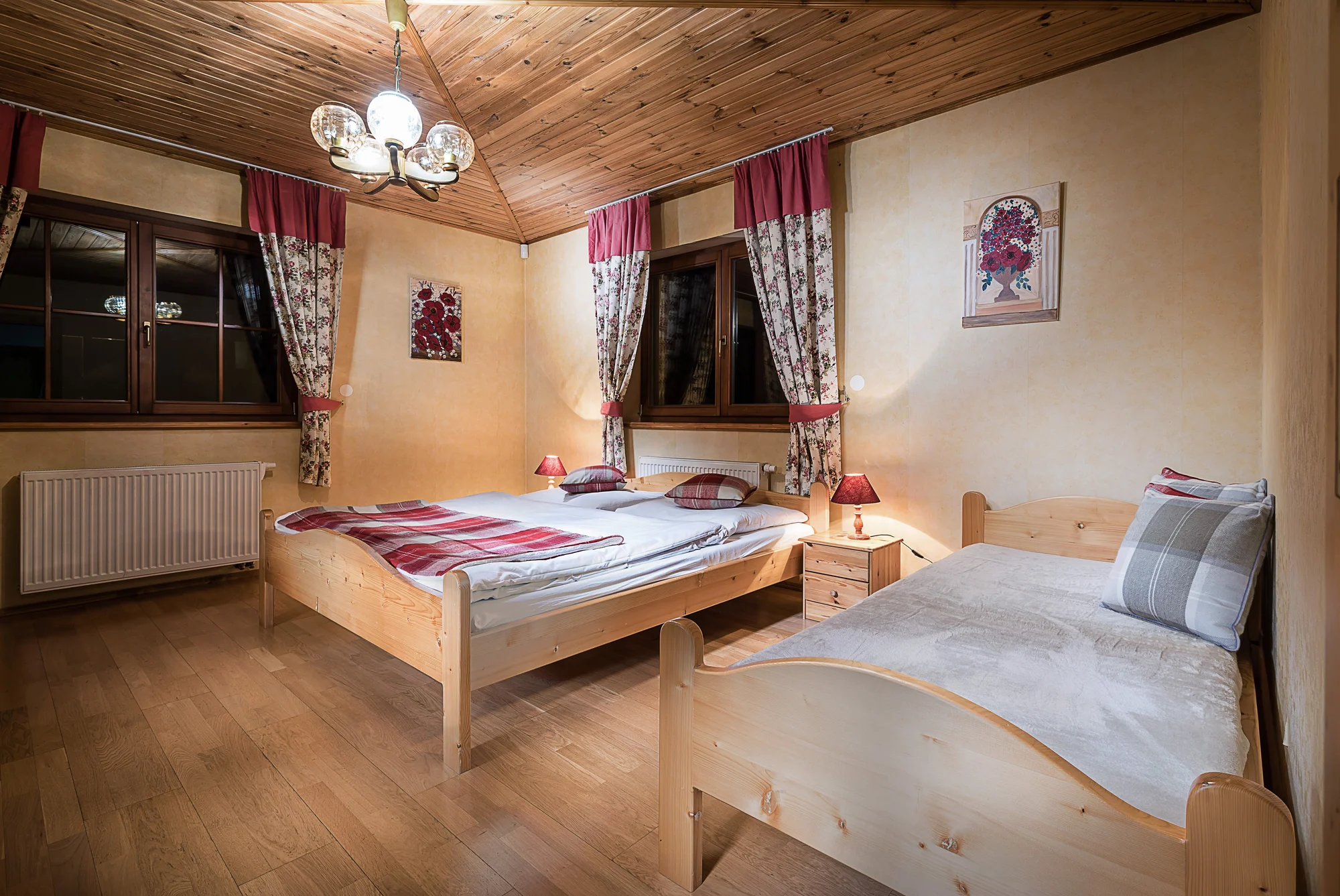 Belianské Tatry: chata ve Ždiaru až pro 10 osob s krbem i kuchyní