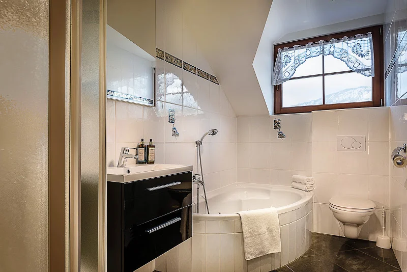 Belianské Tatry: chata ve Ždiaru až pro 10 osob s krbem i kuchyní