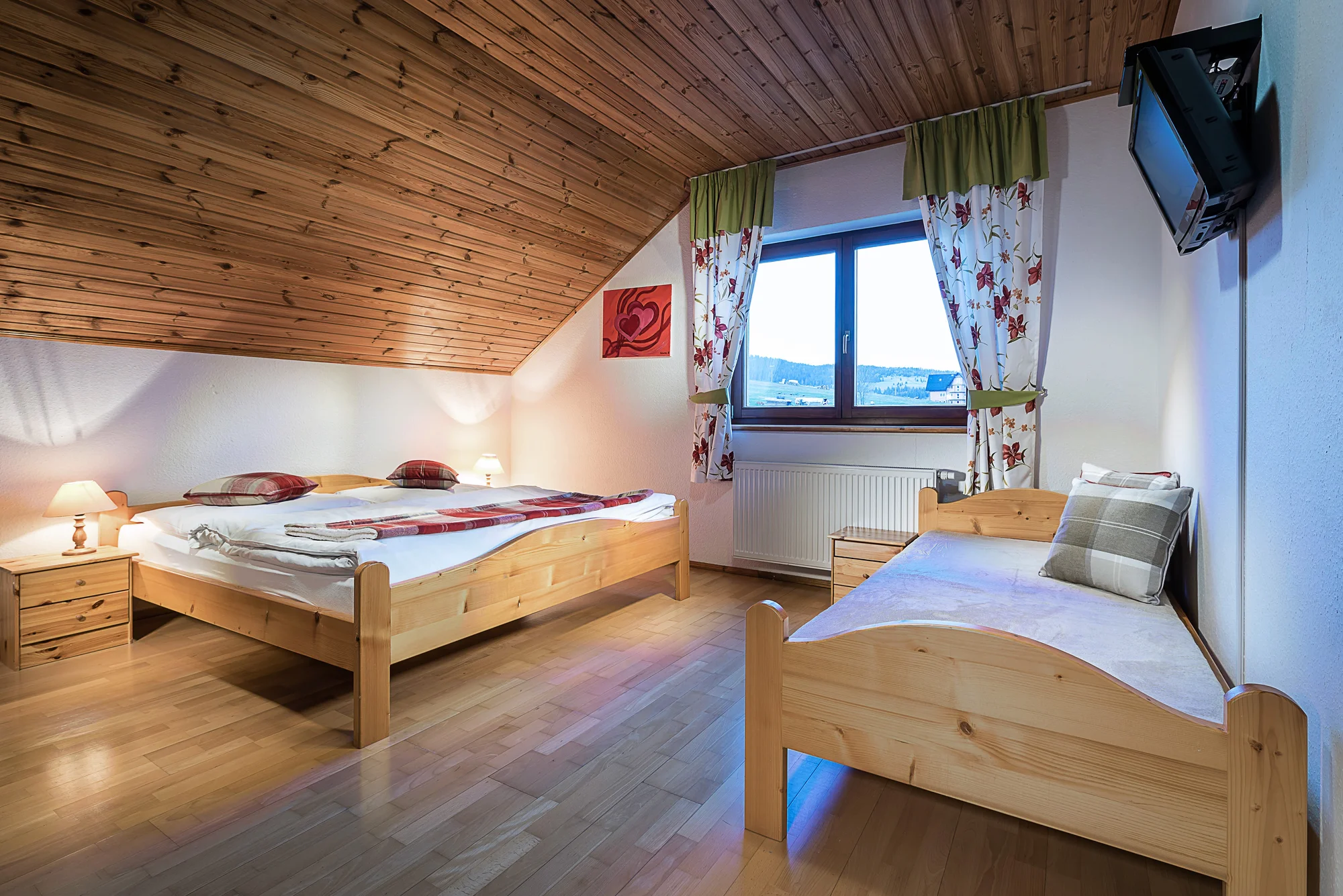 Belianské Tatry: chata ve Ždiaru až pro 10 osob s krbem i kuchyní