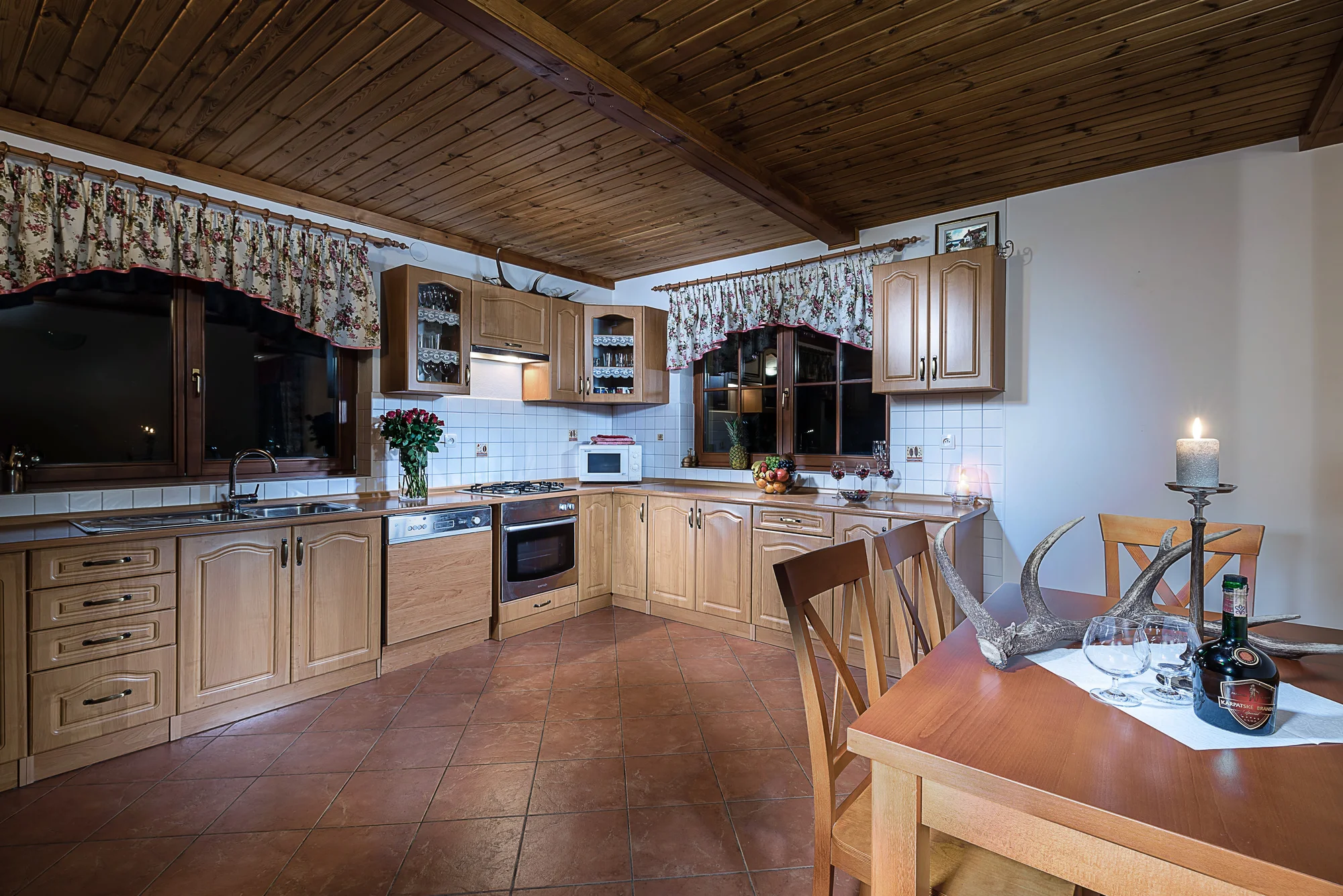 Belianské Tatry: chata ve Ždiaru až pro 10 osob s krbem i kuchyní