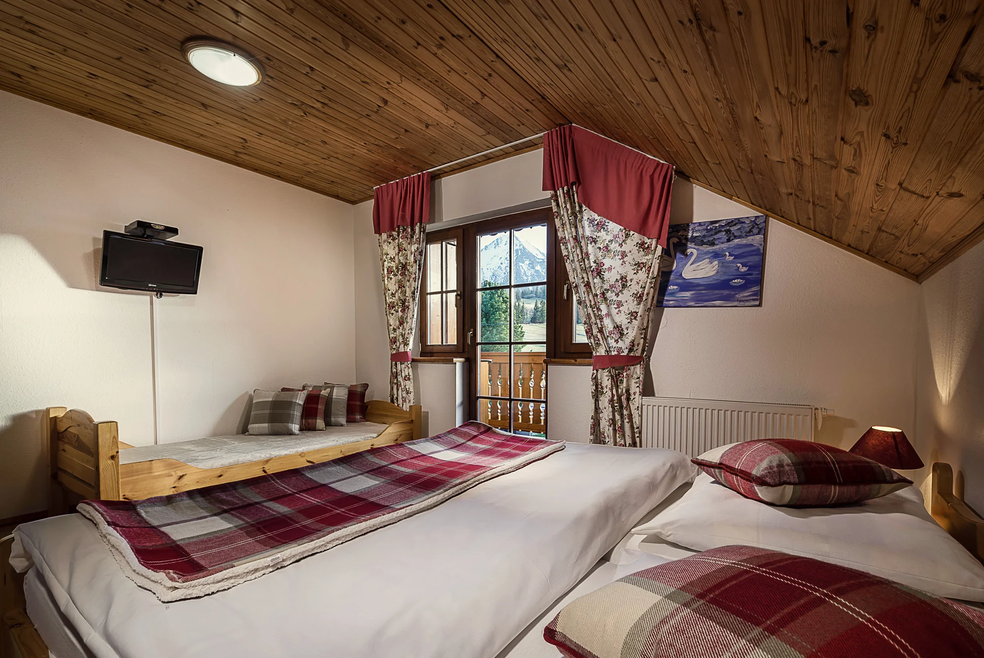 Belianské Tatry: chata ve Ždiaru až pro 10 osob s krbem i kuchyní