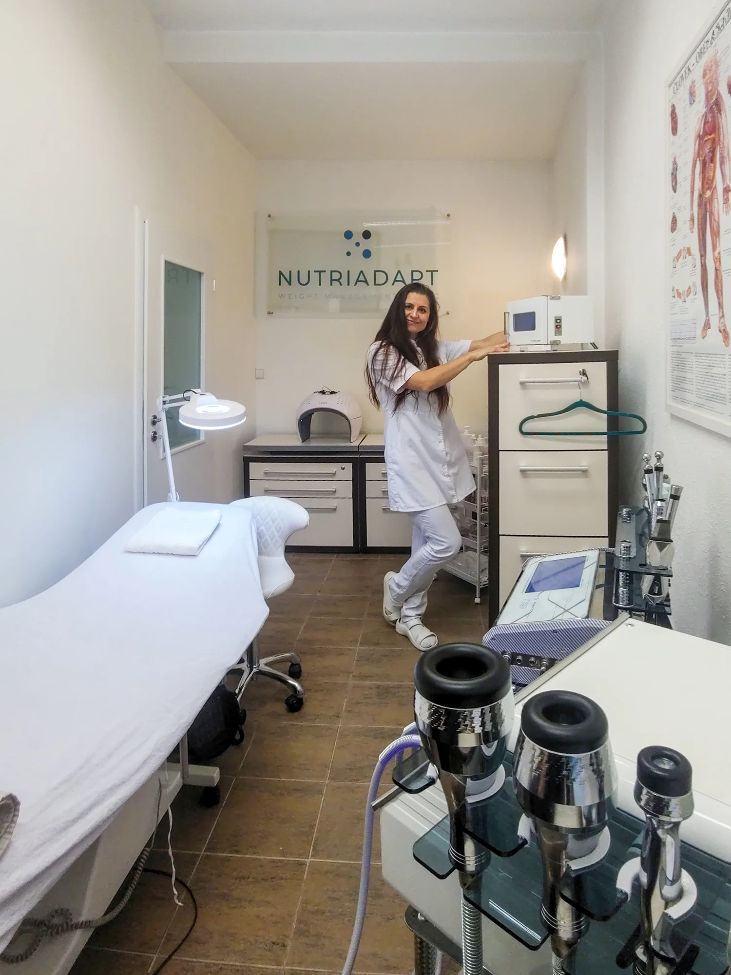 Kosmetické ošetření k omlazení pleti nebo pulzní termomasáž těla k úlevě od bolavých zad, 45–80 minut