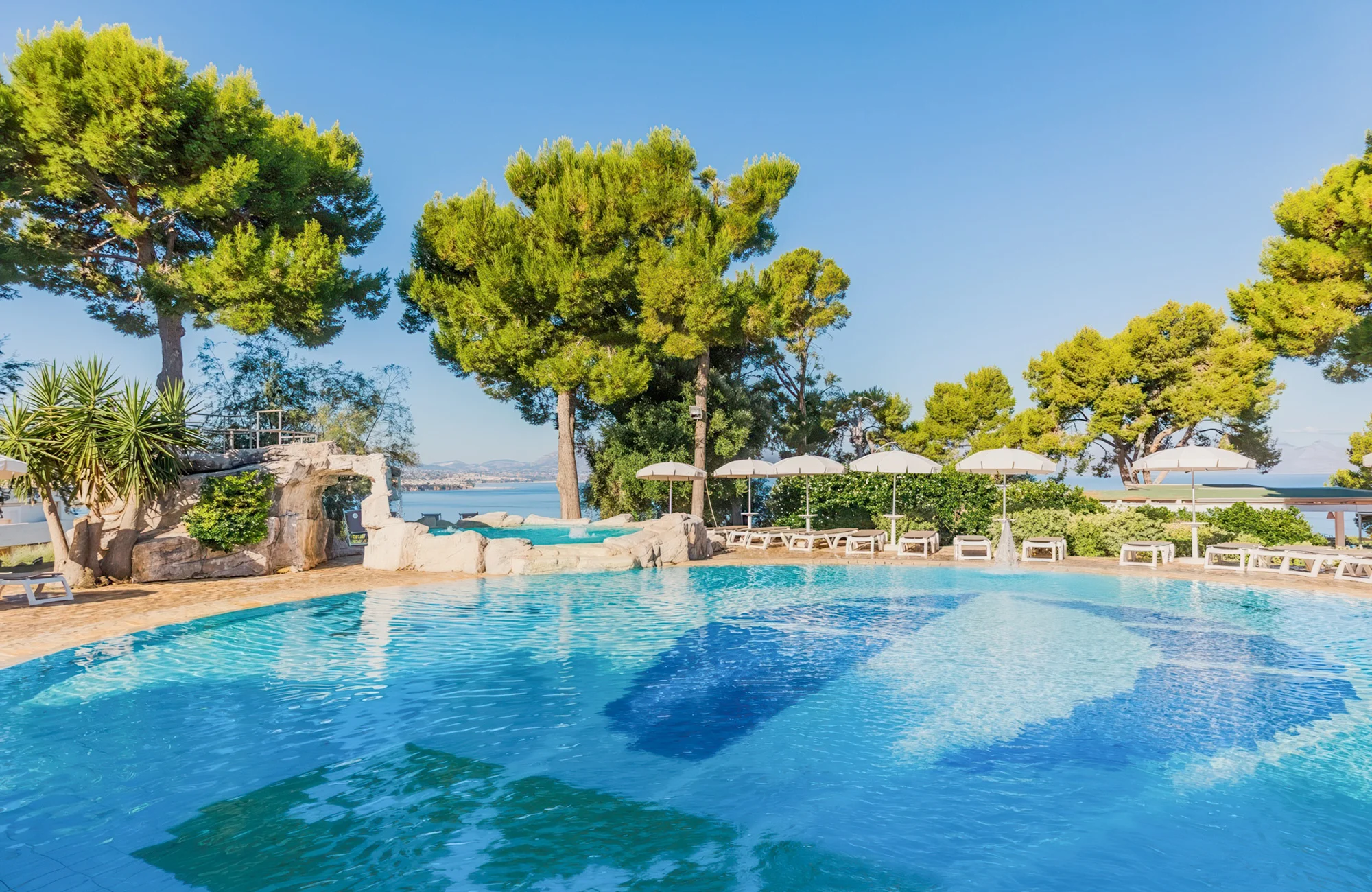 Sicílie: 4* hotel s vodním parkem, strava dle výběru od snídaní po all inclusive