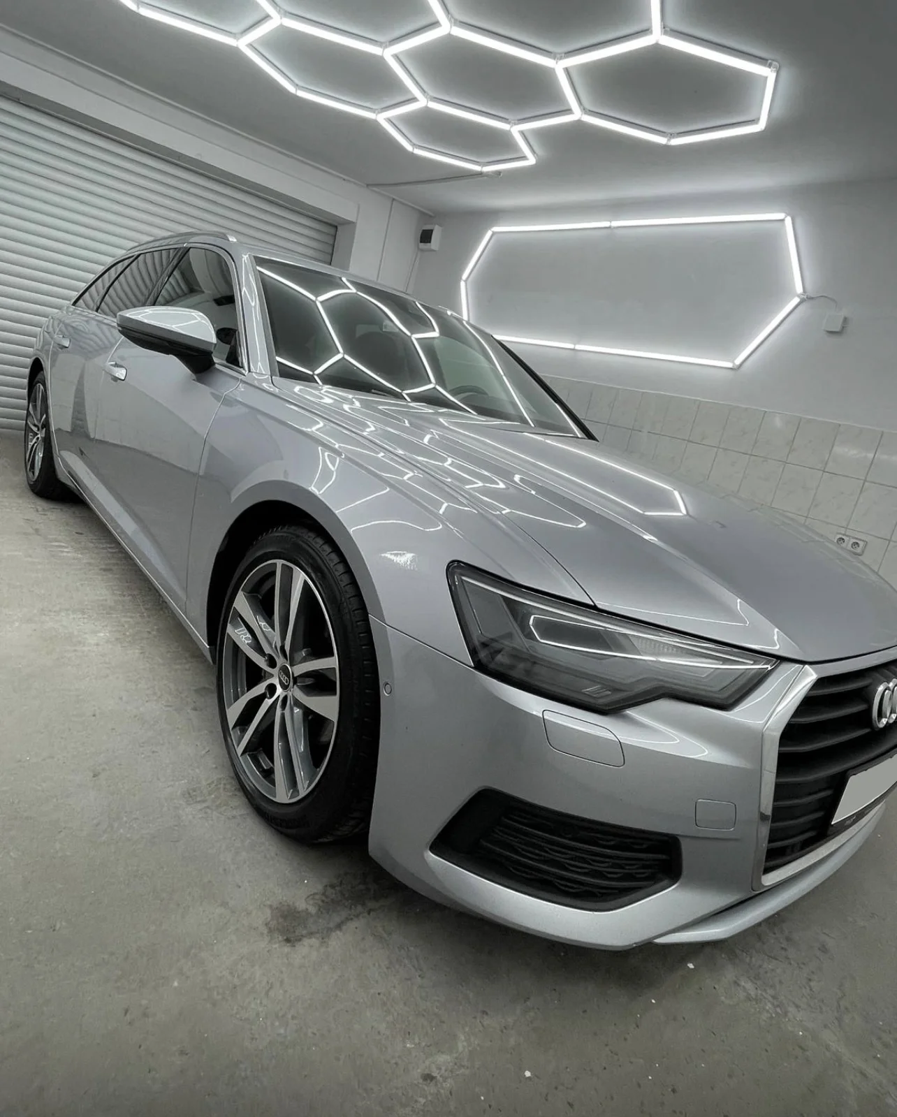 Kompletní ruční péče o váš vůz: hloubkové čištění, voskování i keramická ochrana