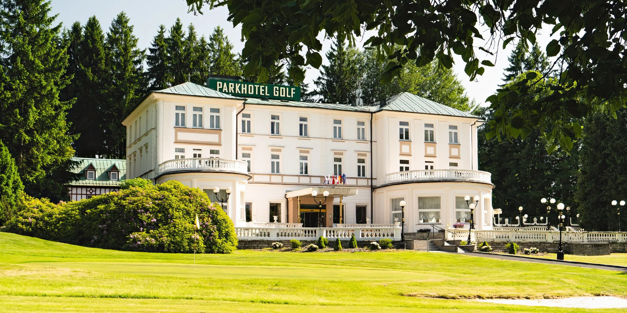 4* hotel v Mariánkách: jídlo, bazén i procedury