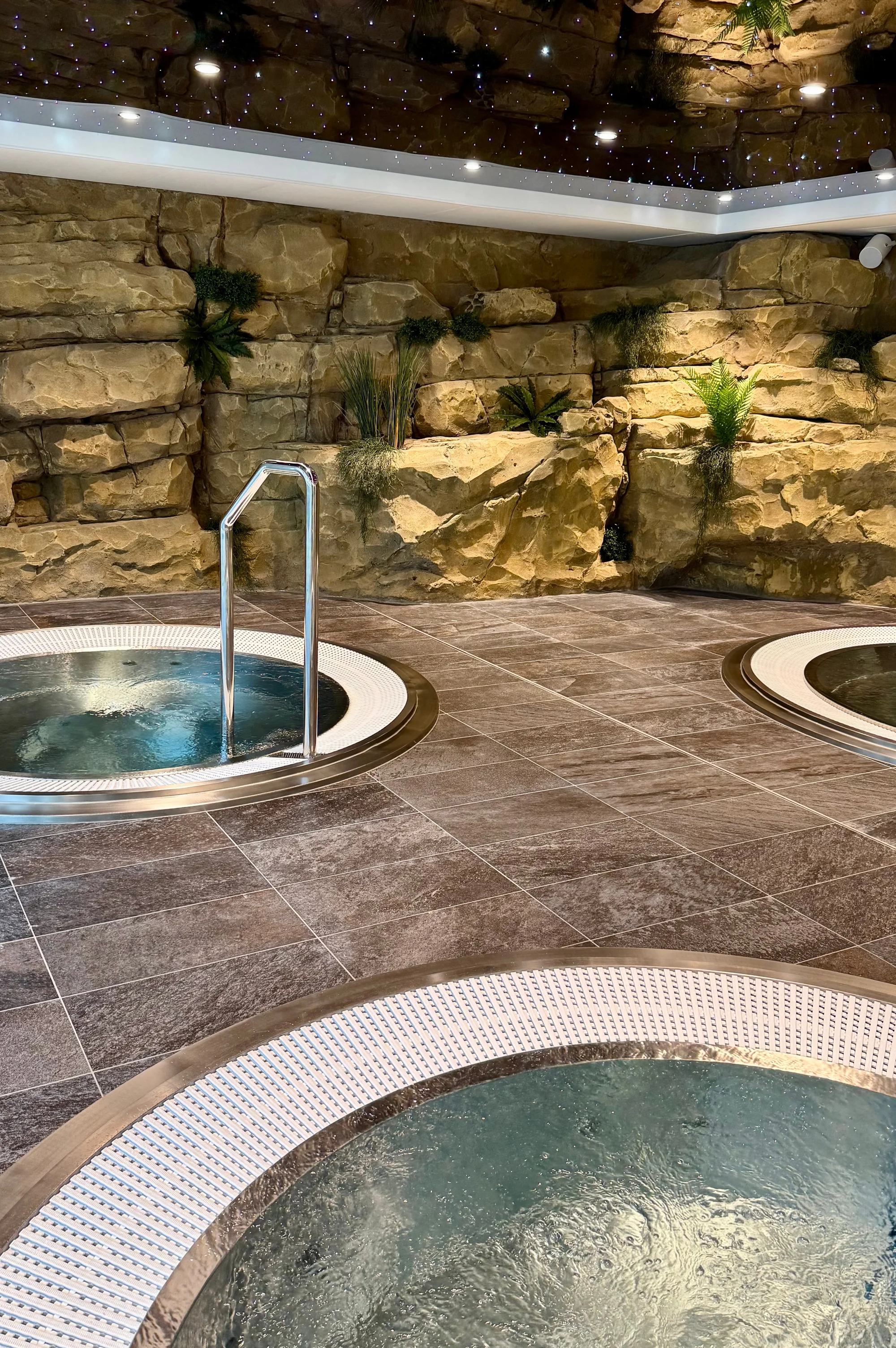 Dovolená s dětmi u Baltu: polopenze, vnitřní bazén a sauny, hřiště a herna