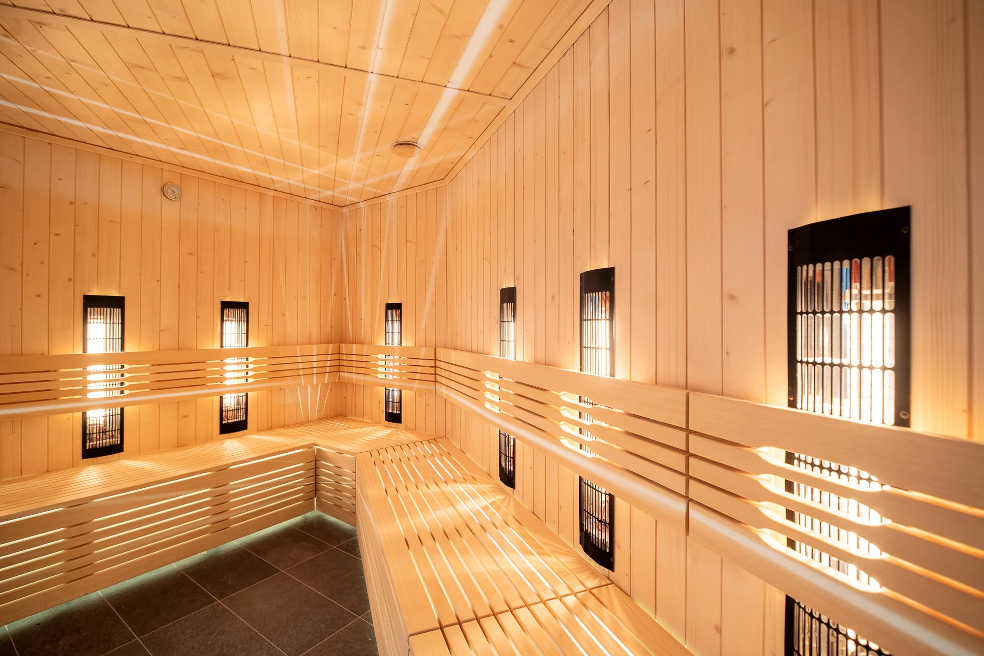 Dovolená s dětmi u Baltu: polopenze, vnitřní bazén a sauny, hřiště a herna