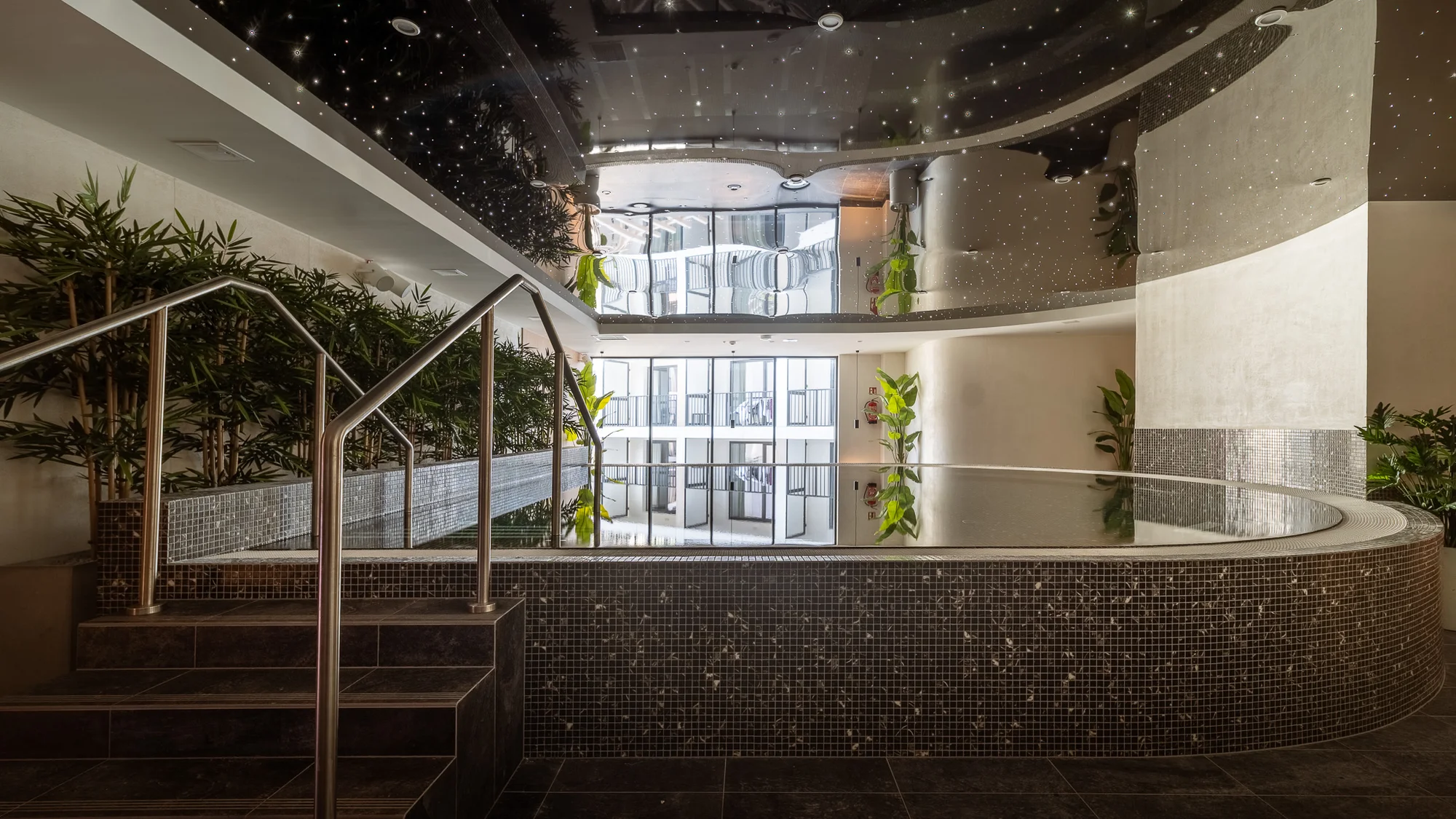 Dovolená s dětmi u Baltu: polopenze, vnitřní bazén a sauny, hřiště a herna