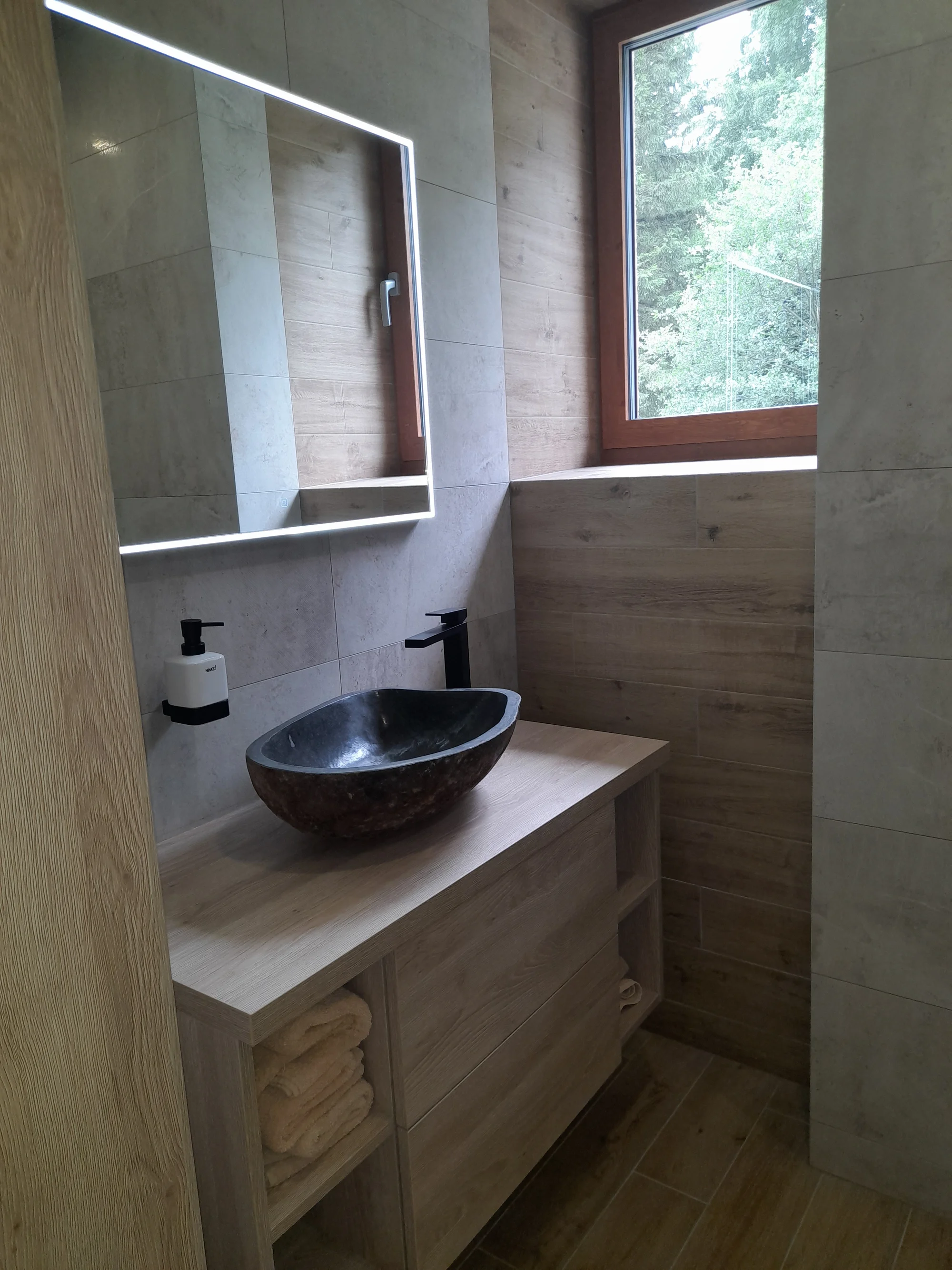 Exkluzivní dovolená v Malé Fatře: pobyt v komfortních apartmánech nebo na chatě Alpina