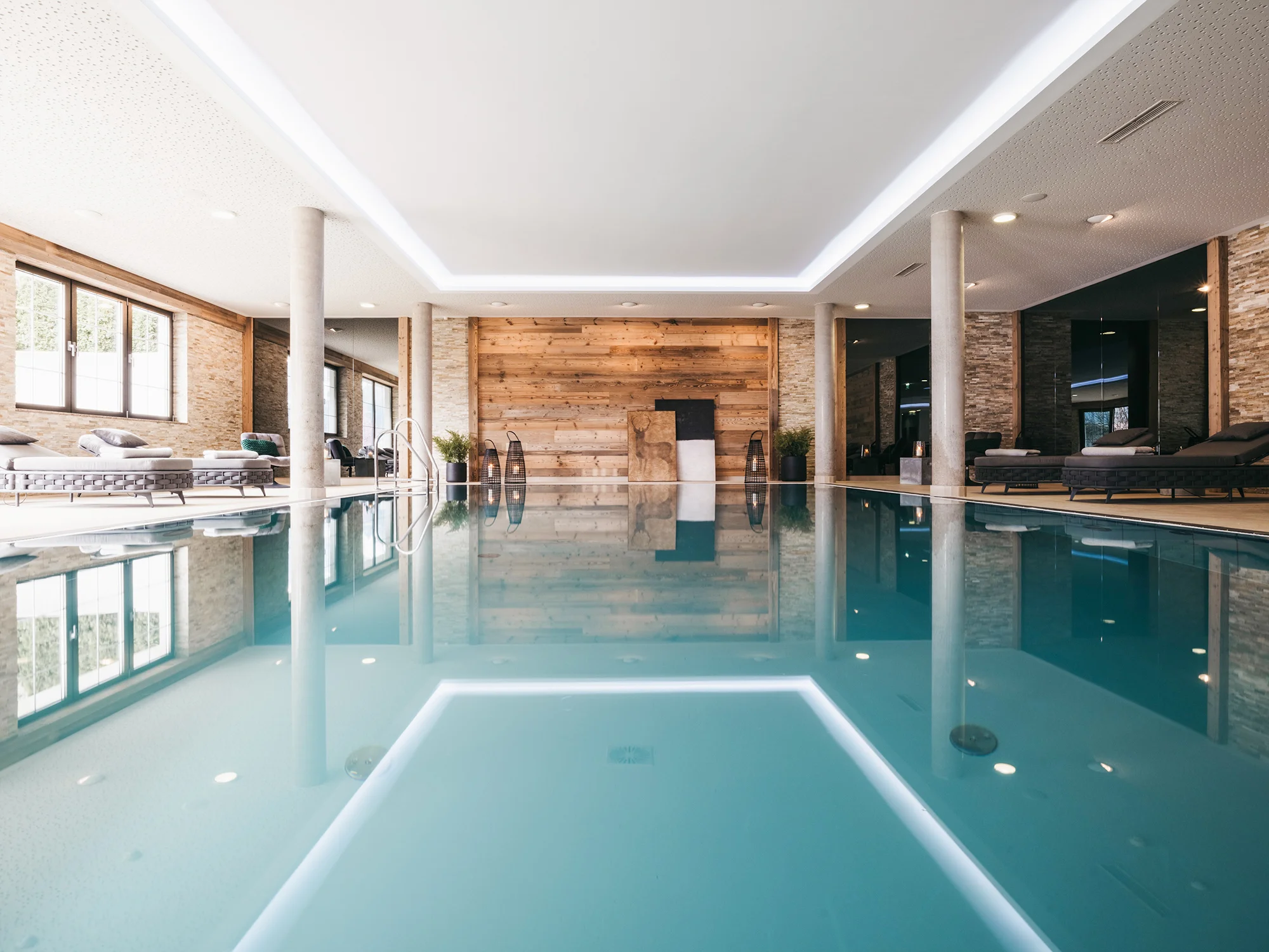 Dovolená v Zillertalu: hotel hned u sjezdovky, polopenze a neomezený relax v bazénech i saunách