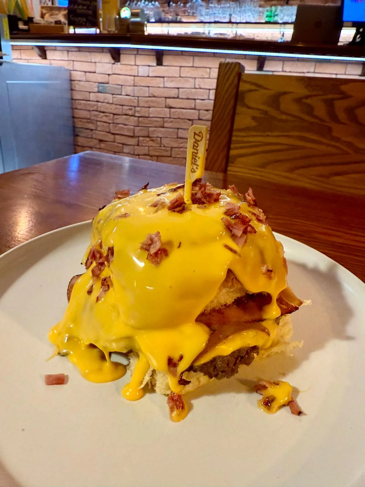 Otevřené vouchery do Daniel's Pub & Burger: 250 až 1000 Kč na burgery, pizzu, tortily i nápoje