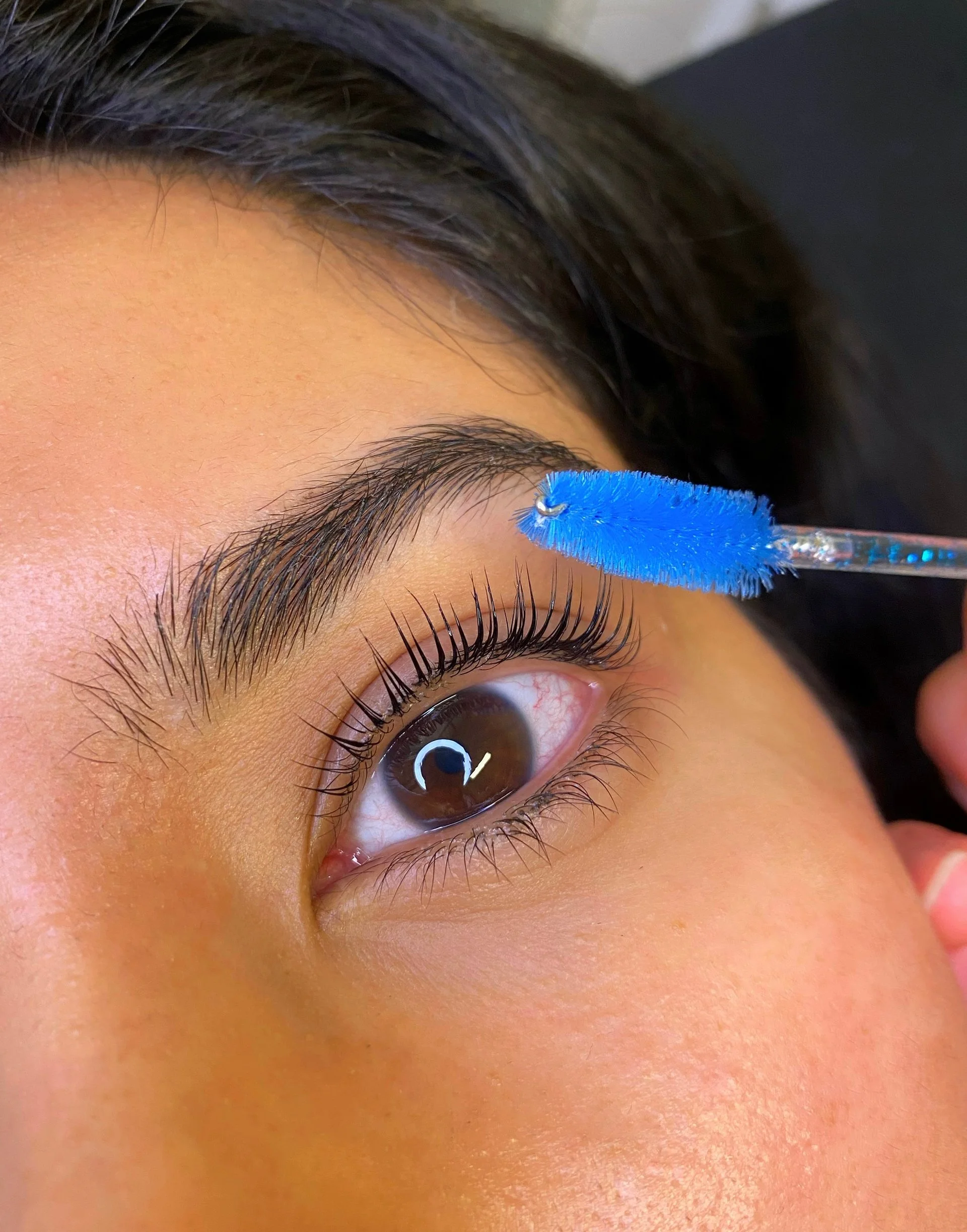 Prodlužování řas: řasa na řasu 1D, objemové metody i nejnovější trendy efekty