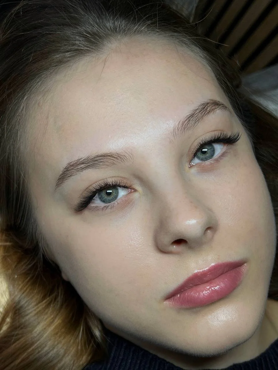 Prodlužování řas: řasa na řasu 1D, objemové metody i nejnovější trendy efekty