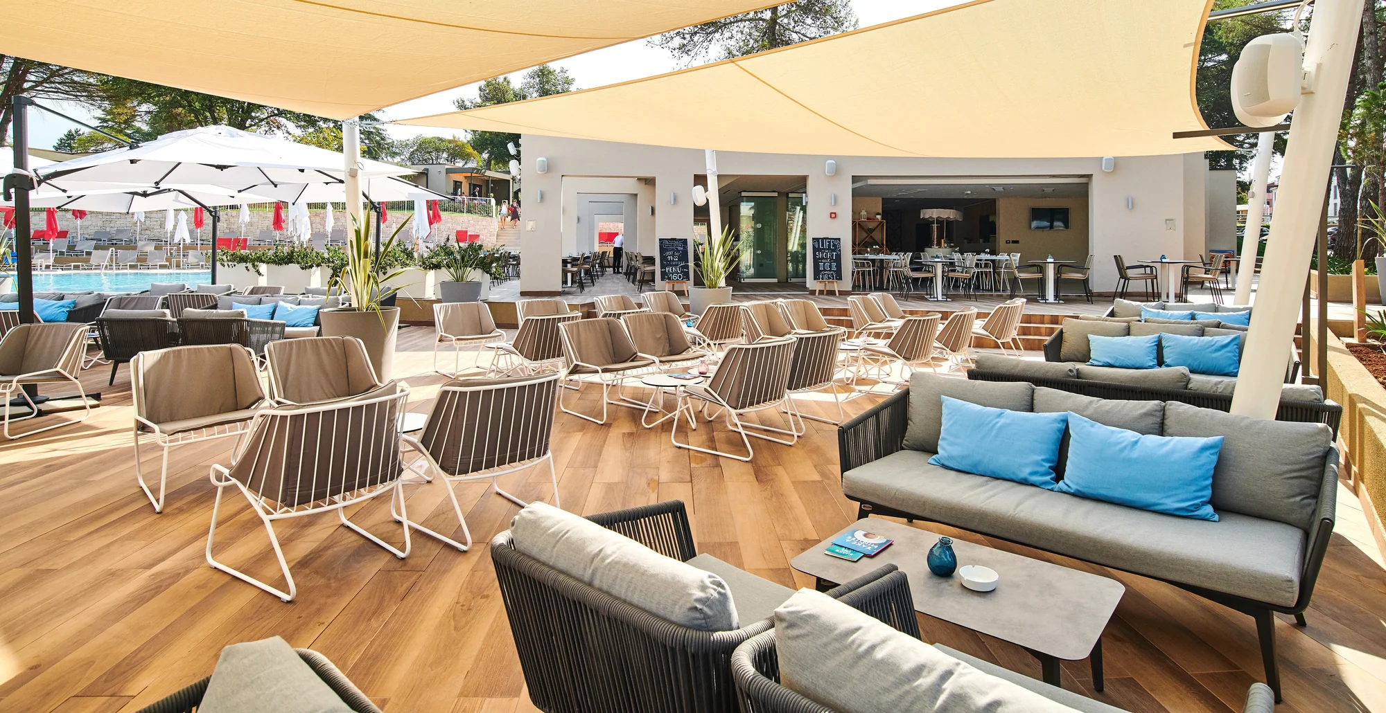 Hotel na Istrii 100 m od pláže: strava, aquapark, wellness, animace i 2 děti zdarma