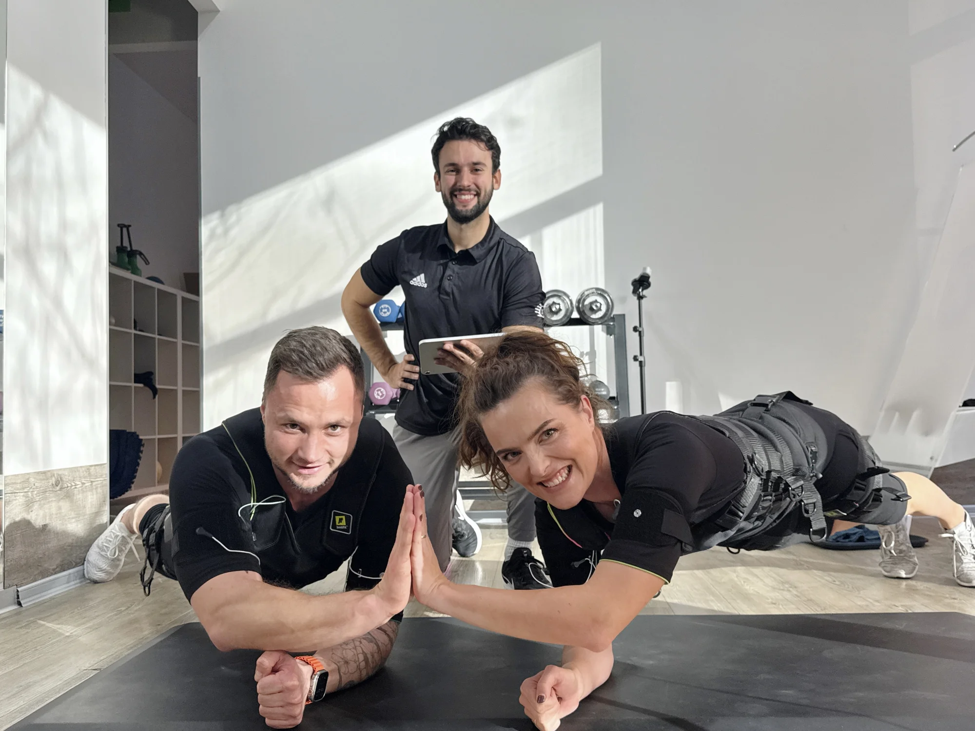 Návrat do formy: EMS trénink s osobním trenérem, 20 minut nebo permanentka