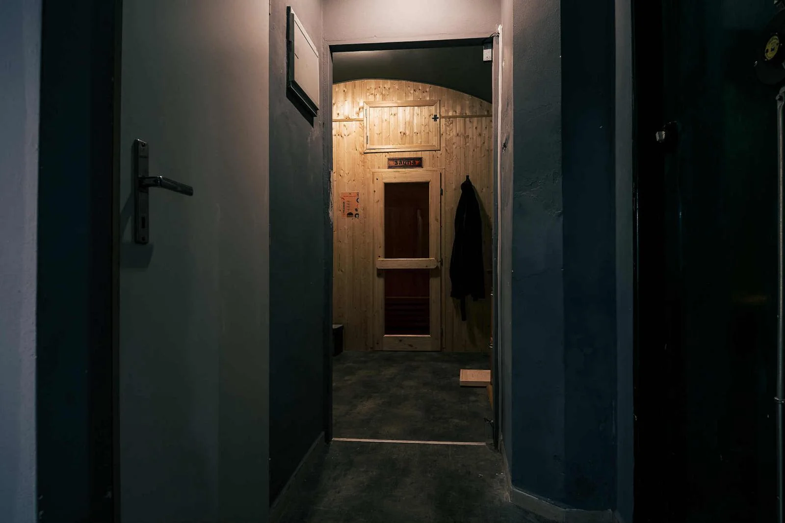 Rozluštěte horké stopy: hodinová úniková hra Sauna pro 2–6 hráčů