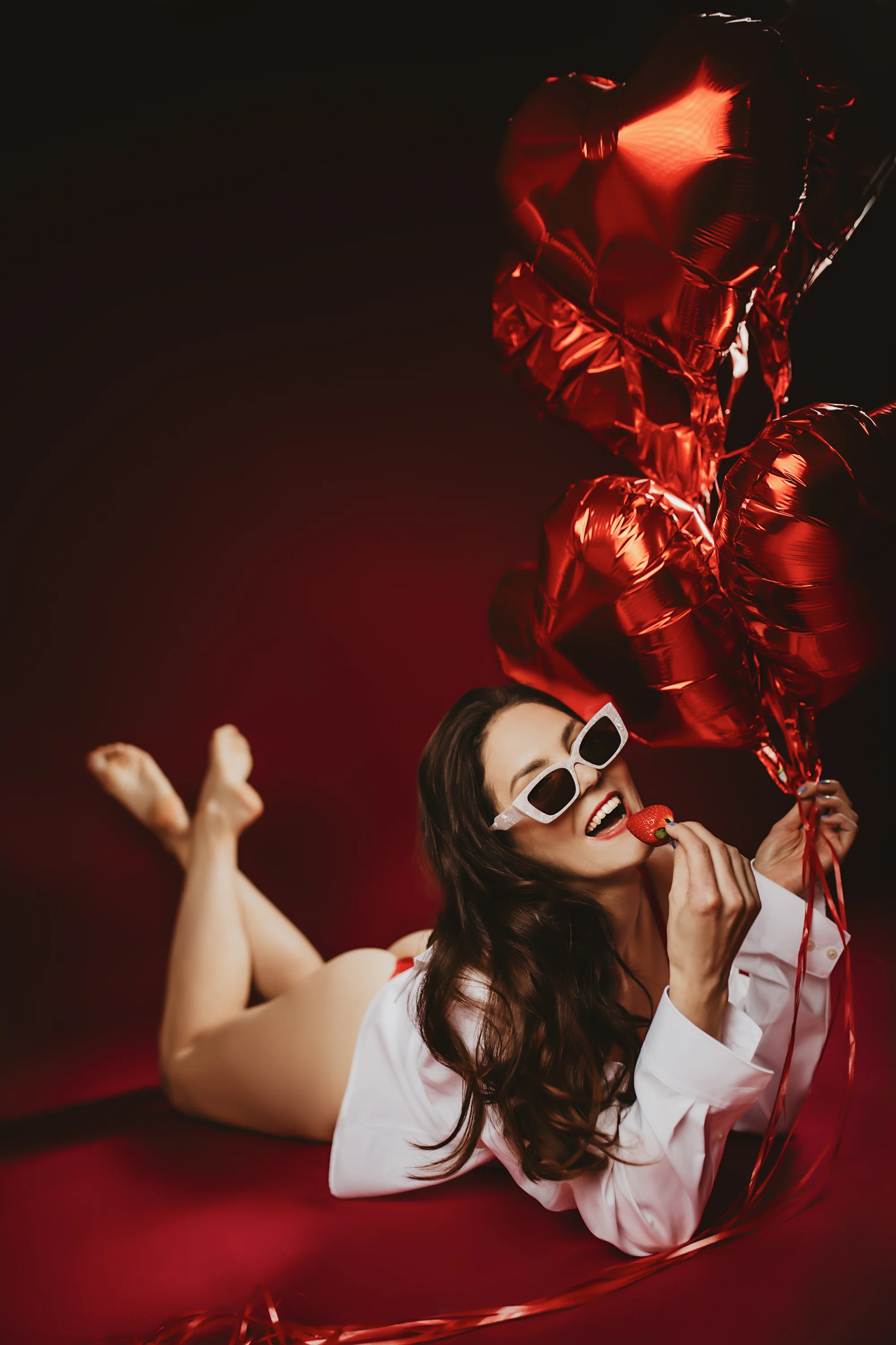 Valentýnské focení v ateliéru, vč. varianty s líčením a účesem (45–⁠⁠⁠⁠⁠⁠120 minut)