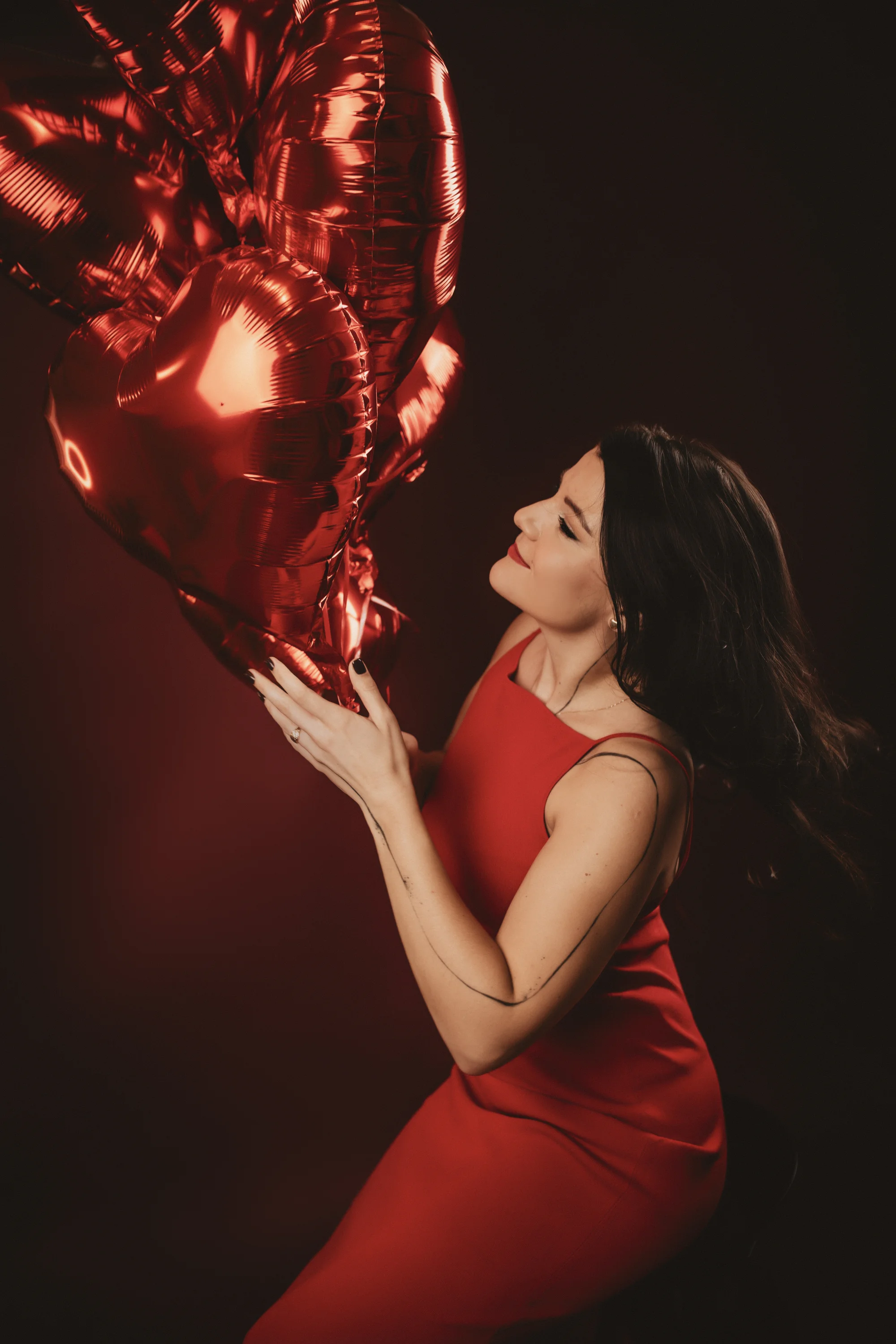 Valentýnské focení v ateliéru, vč. varianty s líčením a účesem (45–⁠⁠⁠⁠⁠⁠120 minut)