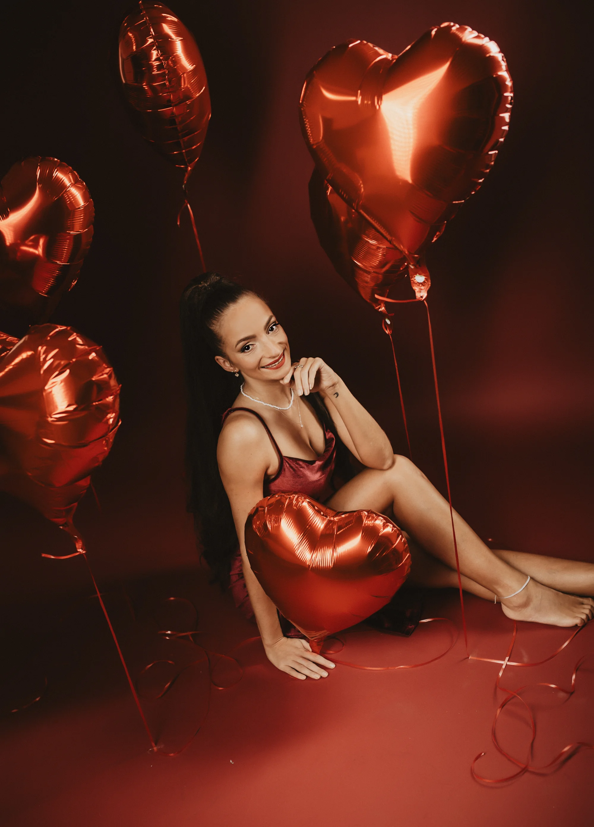 Valentýnské focení v ateliéru, vč. varianty s líčením a účesem (45–⁠⁠⁠⁠⁠⁠120 minut)