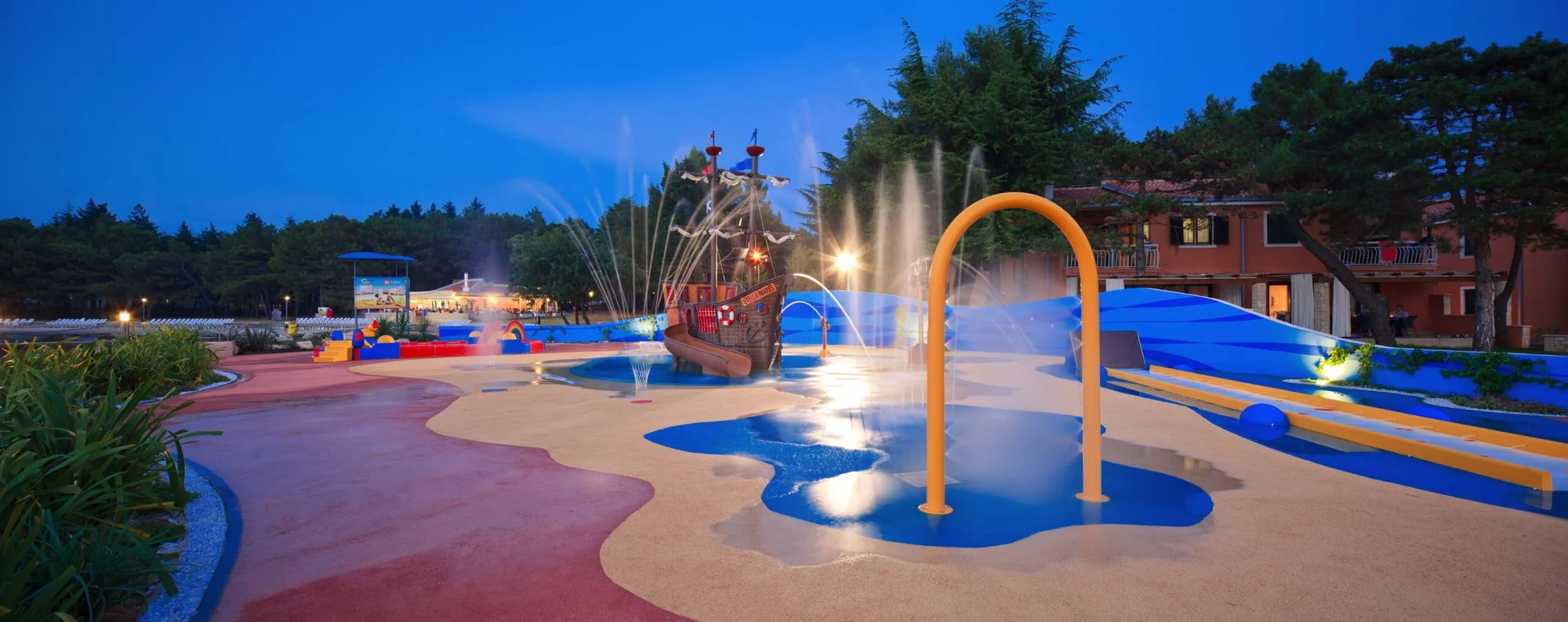 Umag: pobyt ve 4* rodinných apartmánech, vč. stravy a animačního programu, 120 m od pláže