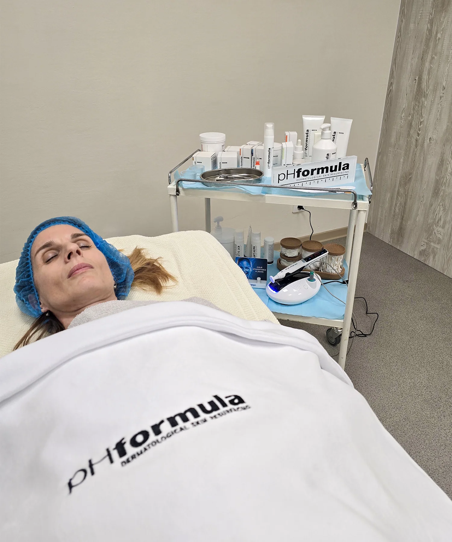 Profesionální péče o pleť: mikrojehličková terapie i studená plazma