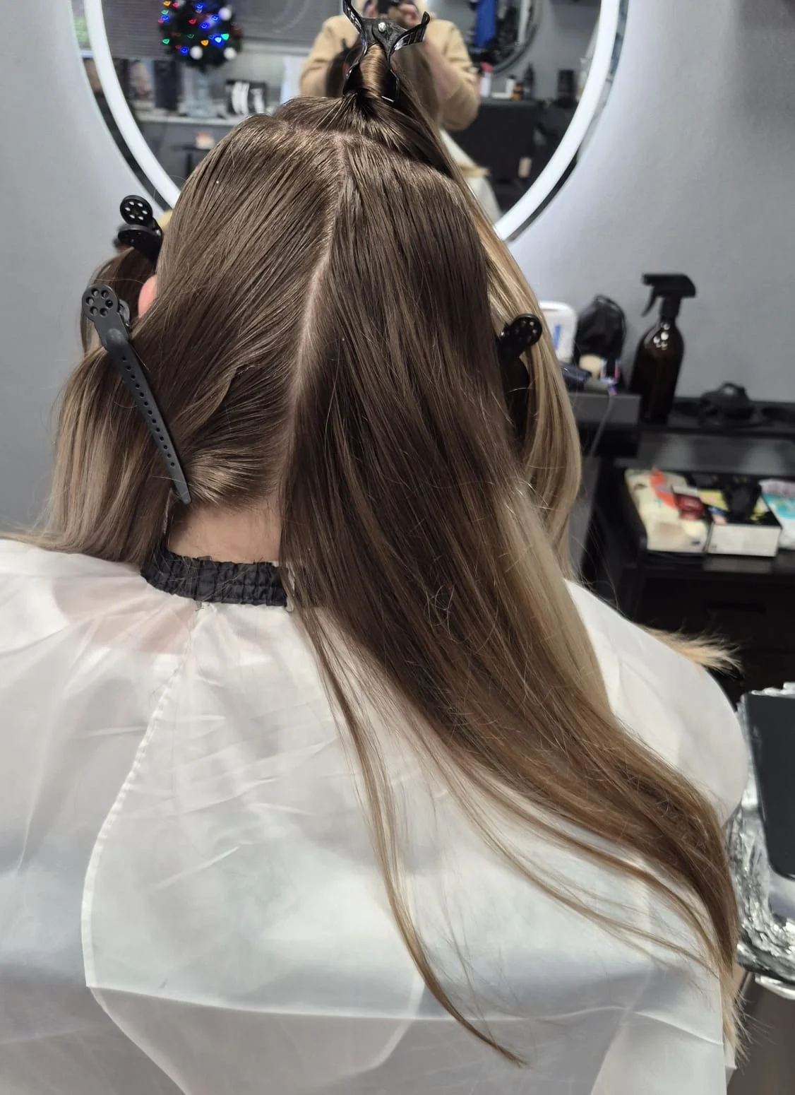 Dámský střih či kombinace s barvením nebo melírem: pro kratší i dlouhé vlasy, 40–120 minut