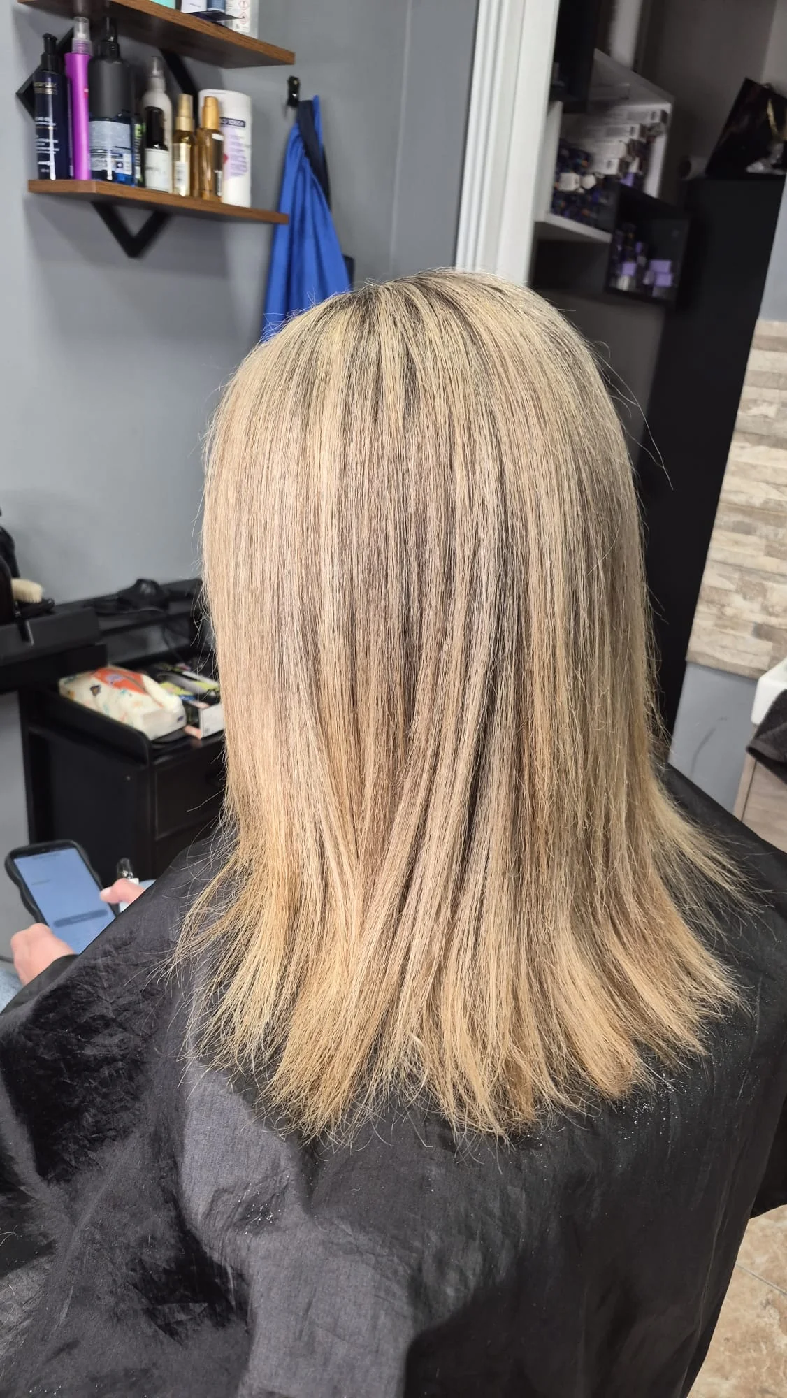 Dámský střih či kombinace s barvením nebo melírem: pro kratší i dlouhé vlasy, 40–120 minut