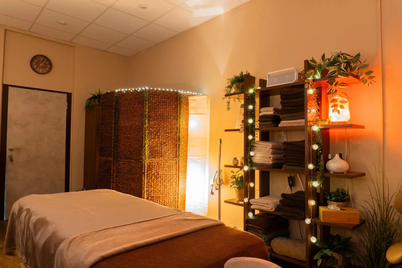 Masáž dle výběru: Breussova, relaxační, baňkování, myofasciální i rekondiční