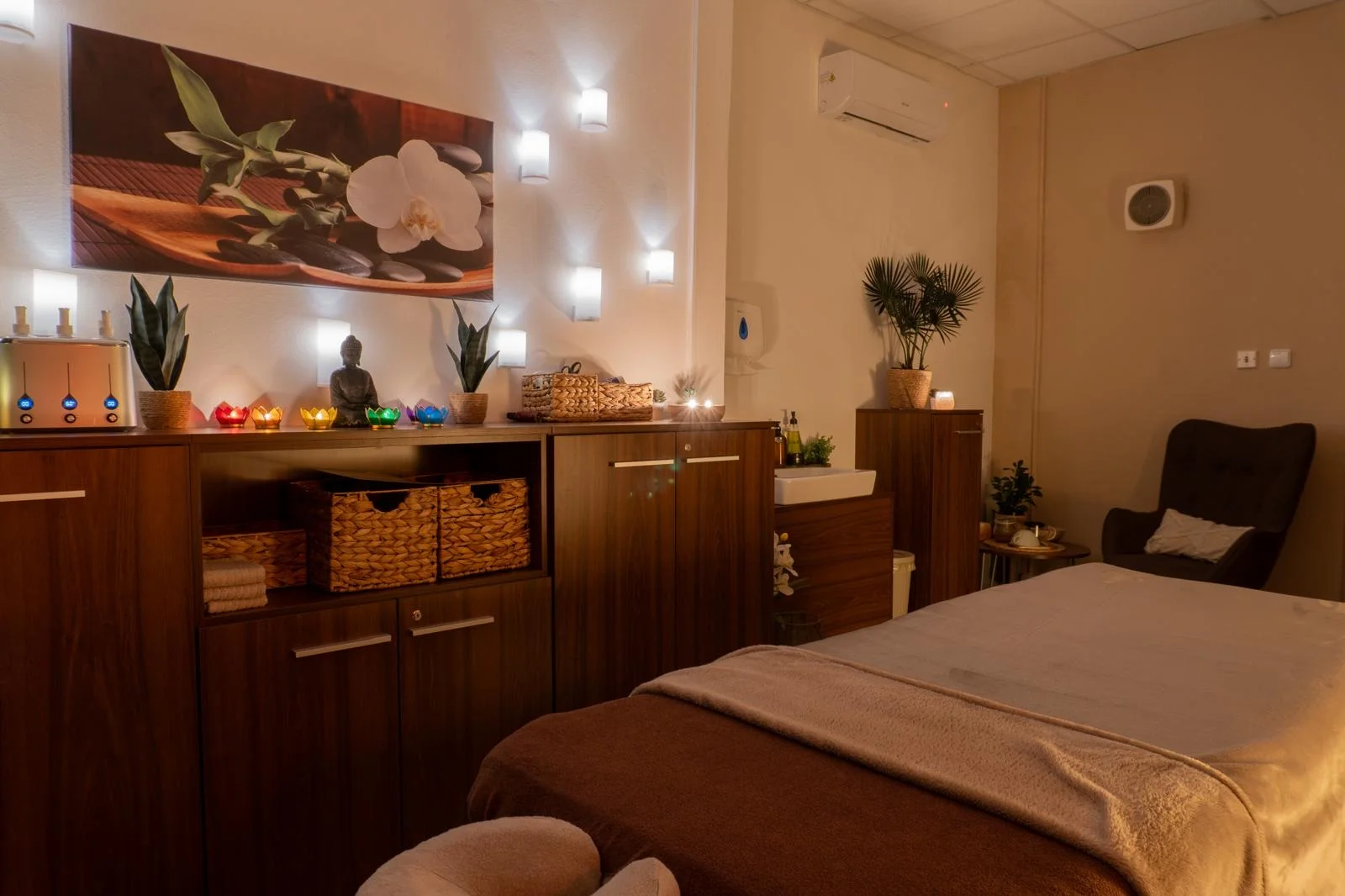 Masáž dle výběru: Breussova, relaxační, baňkování, myofasciální i rekondiční