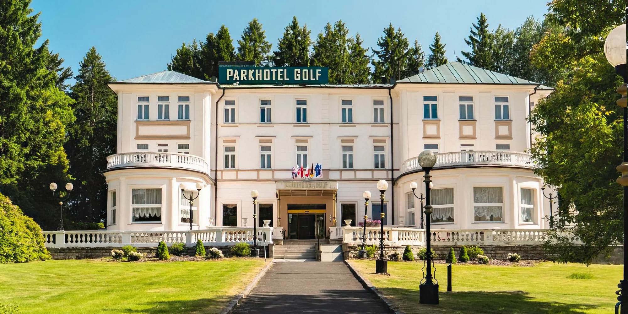 4* hotel v Mariánkách: jídlo, bazén i procedury