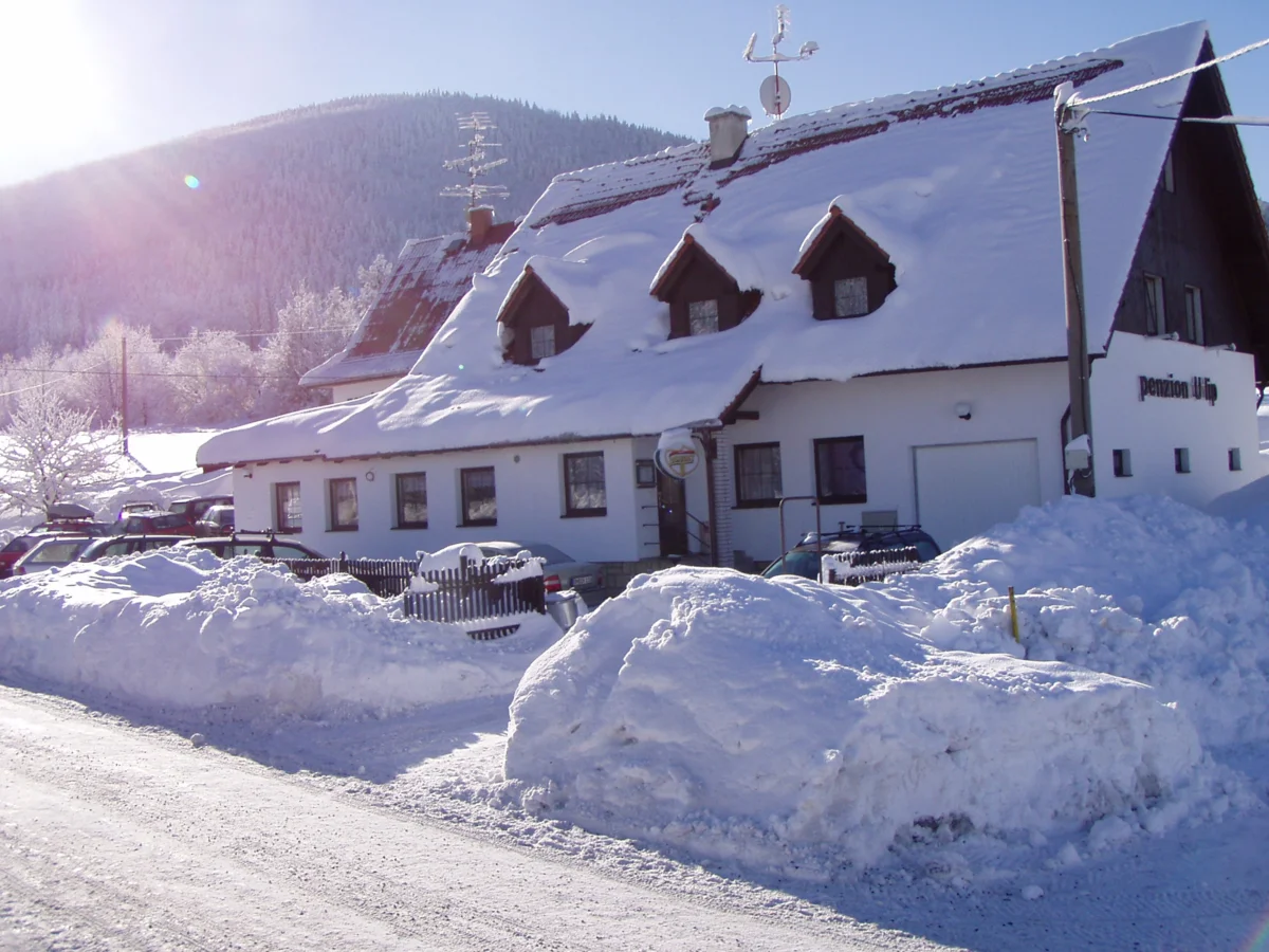 Zimní pohoda v Beskydech s jídlem i neomezenou saunou
